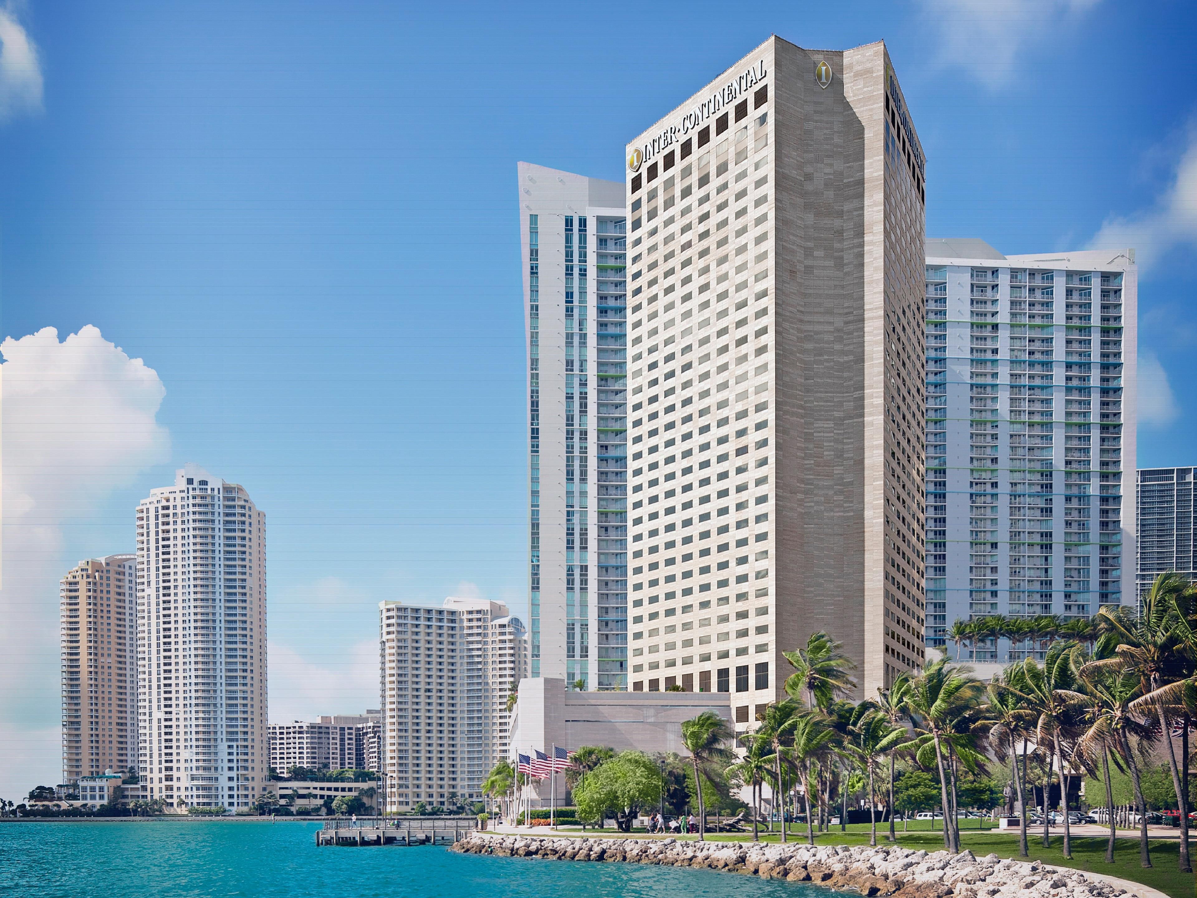 Downtown Miami Luxury Hotels On Biscayne Bay InterContinental Miami   Intercontinental Miami 8712556399 4x3