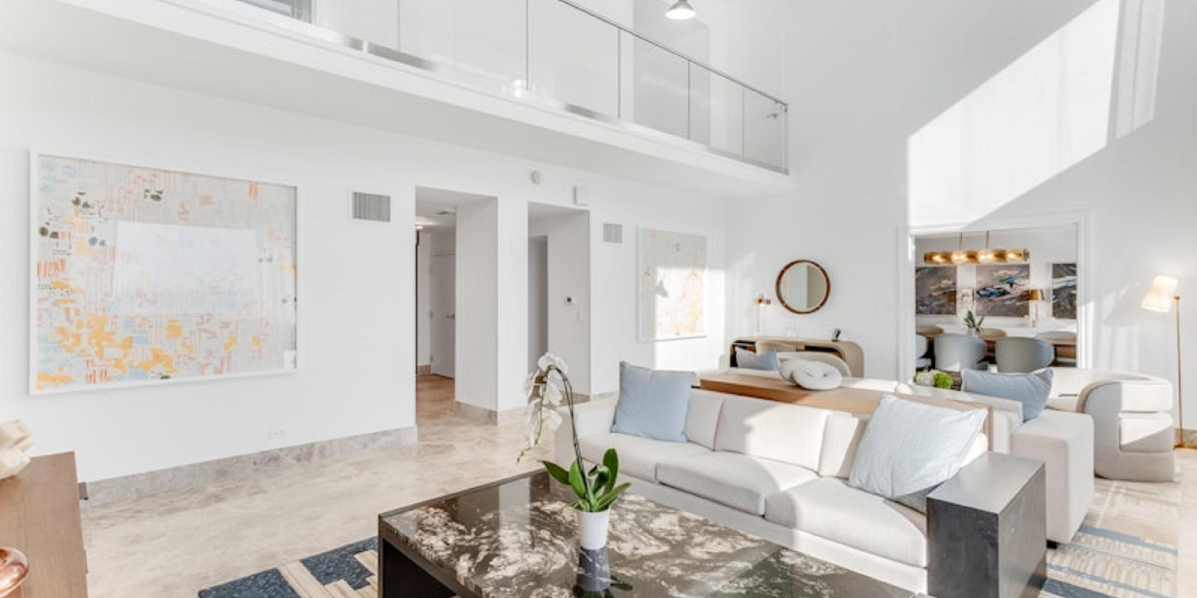 Our sky-high hotel features newly renovated, spacious guest rooms and elevated suites, Club InterContinental rooms, and two elegant Presidential Suites. As the largest marble structure in Florida, our hotel boasts breathtaking marble and precious wood features inside and out.