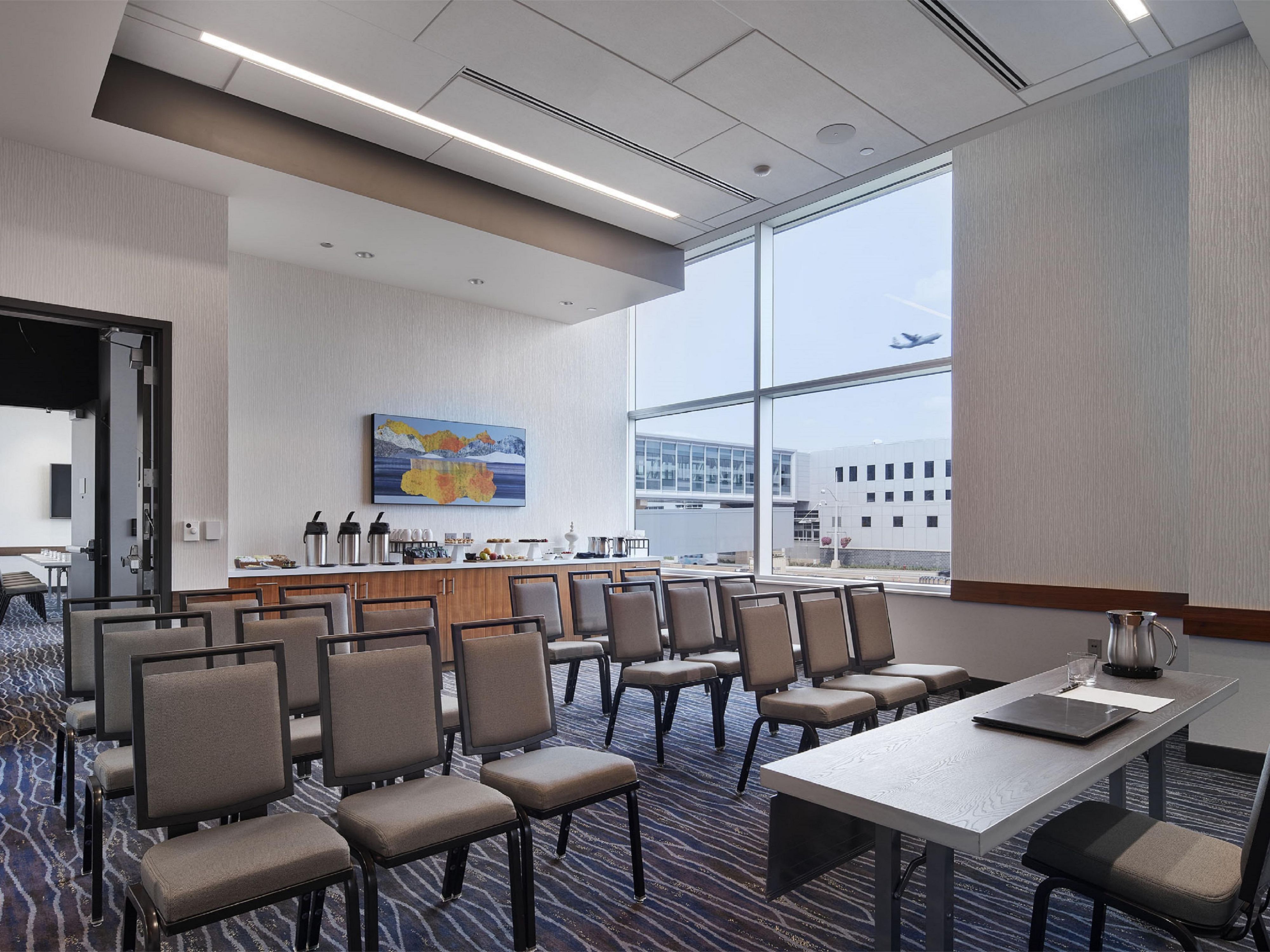 The flexible Journey Meeting Room features natural lighting.