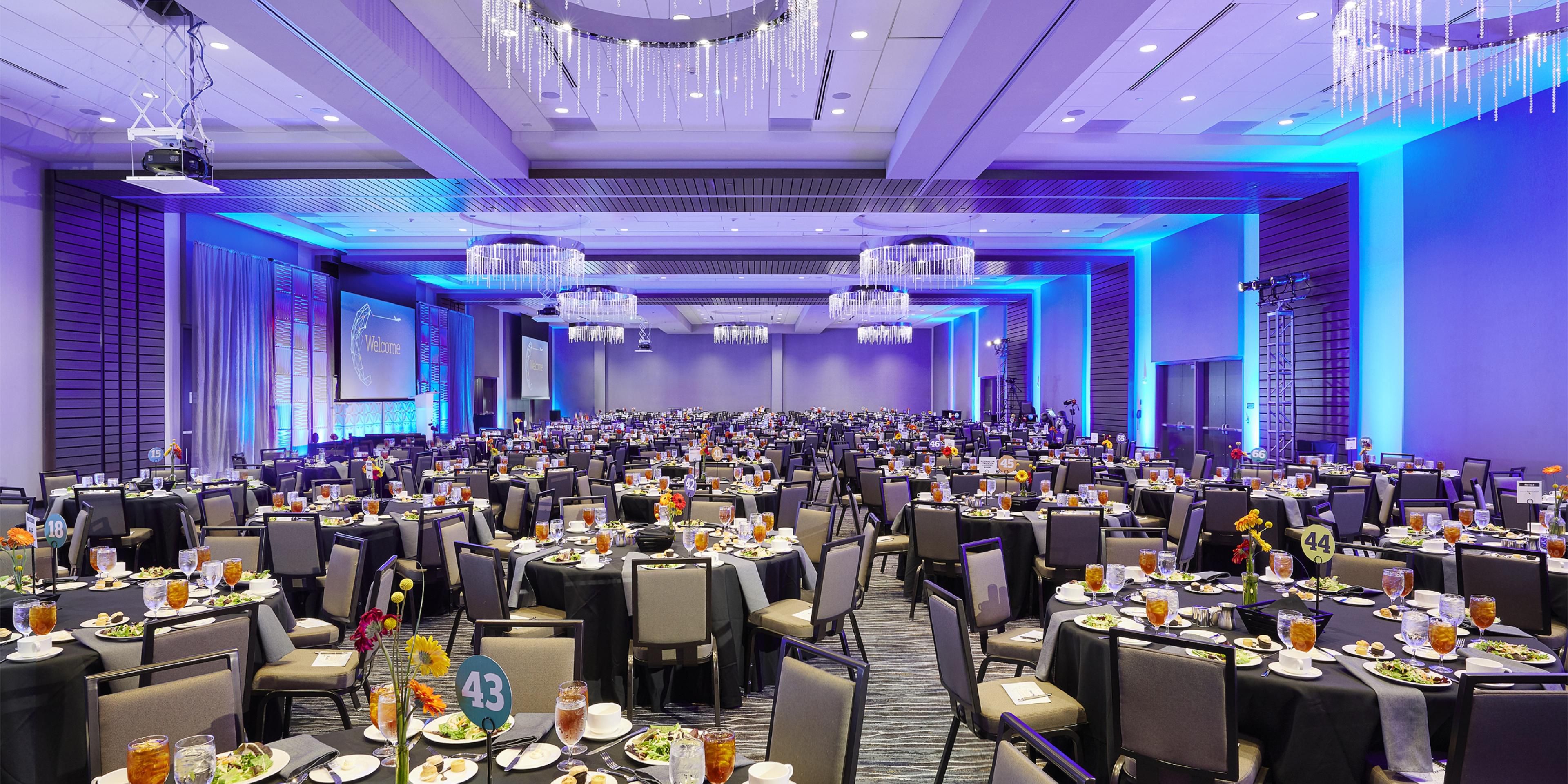 With 19 meeting rooms and over 30,000 sq. ft. of dynamic space, host your next signature event with ease with the help of our in-house meeting and event planners. The elegant ballroom hosts up to 1550, while for smaller events, the penthouse-level Altitude bar offers striking views of the Twin Cities.