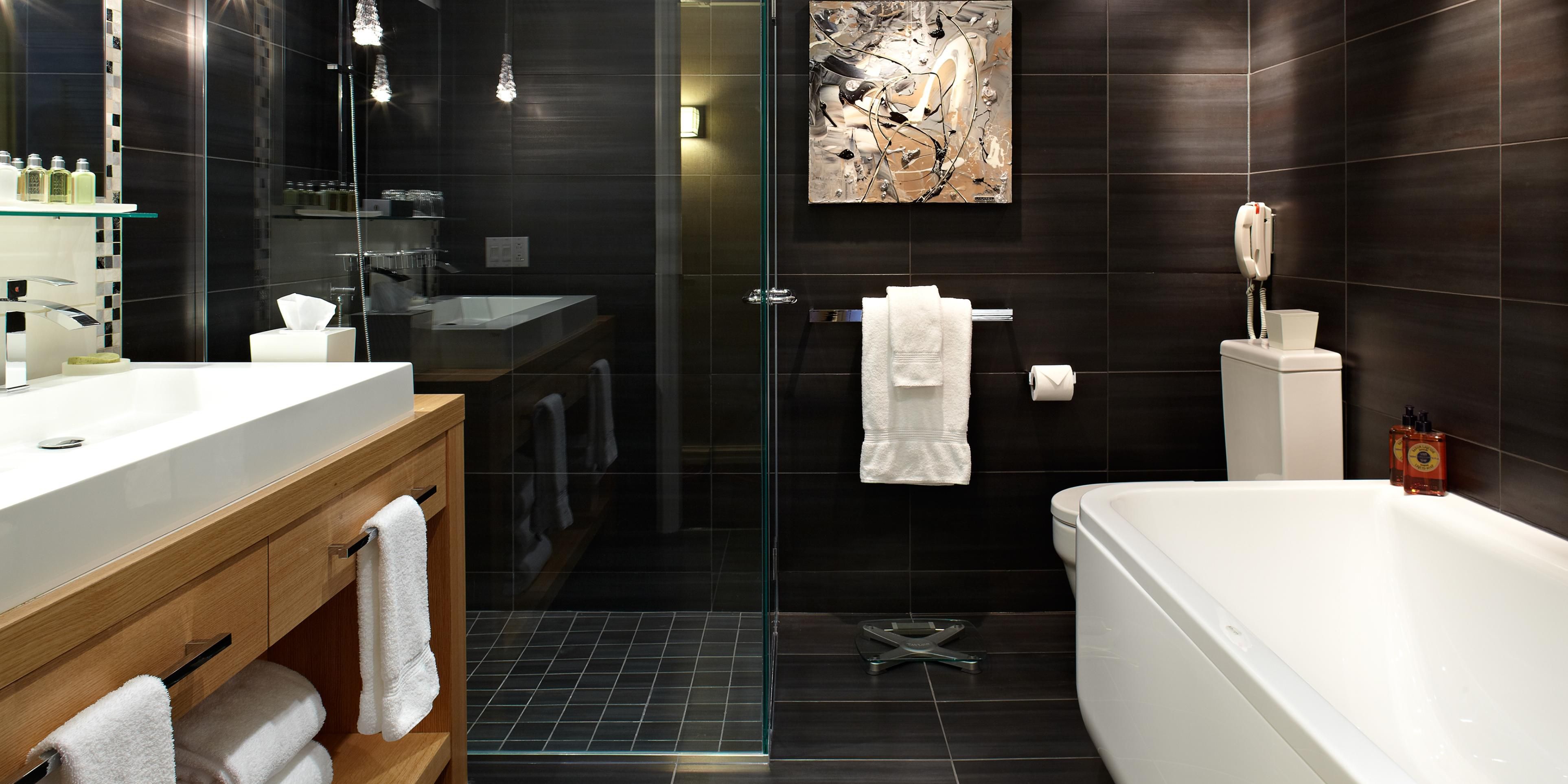 Vice Presidential Suite Guest Bathroom