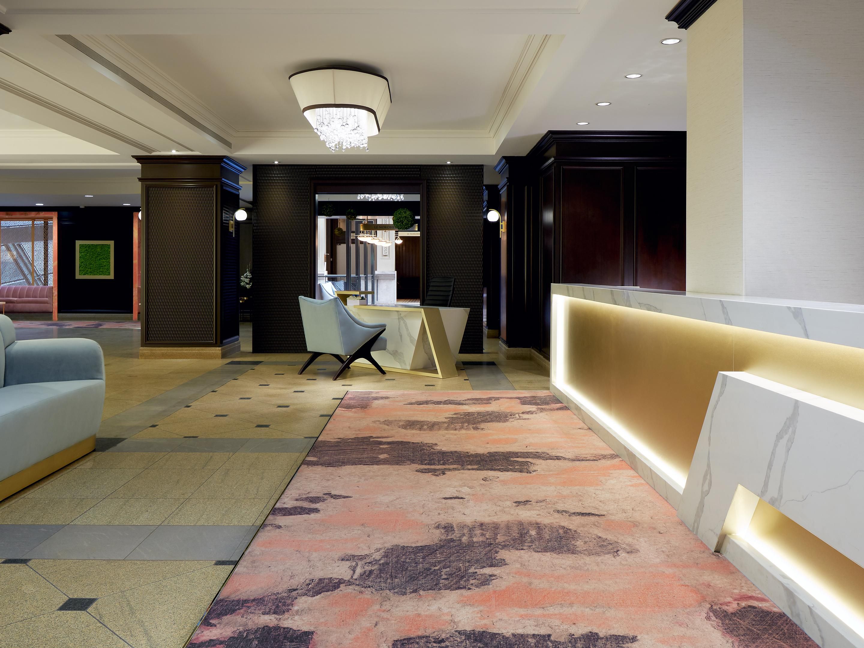 Spacious Front Desk 