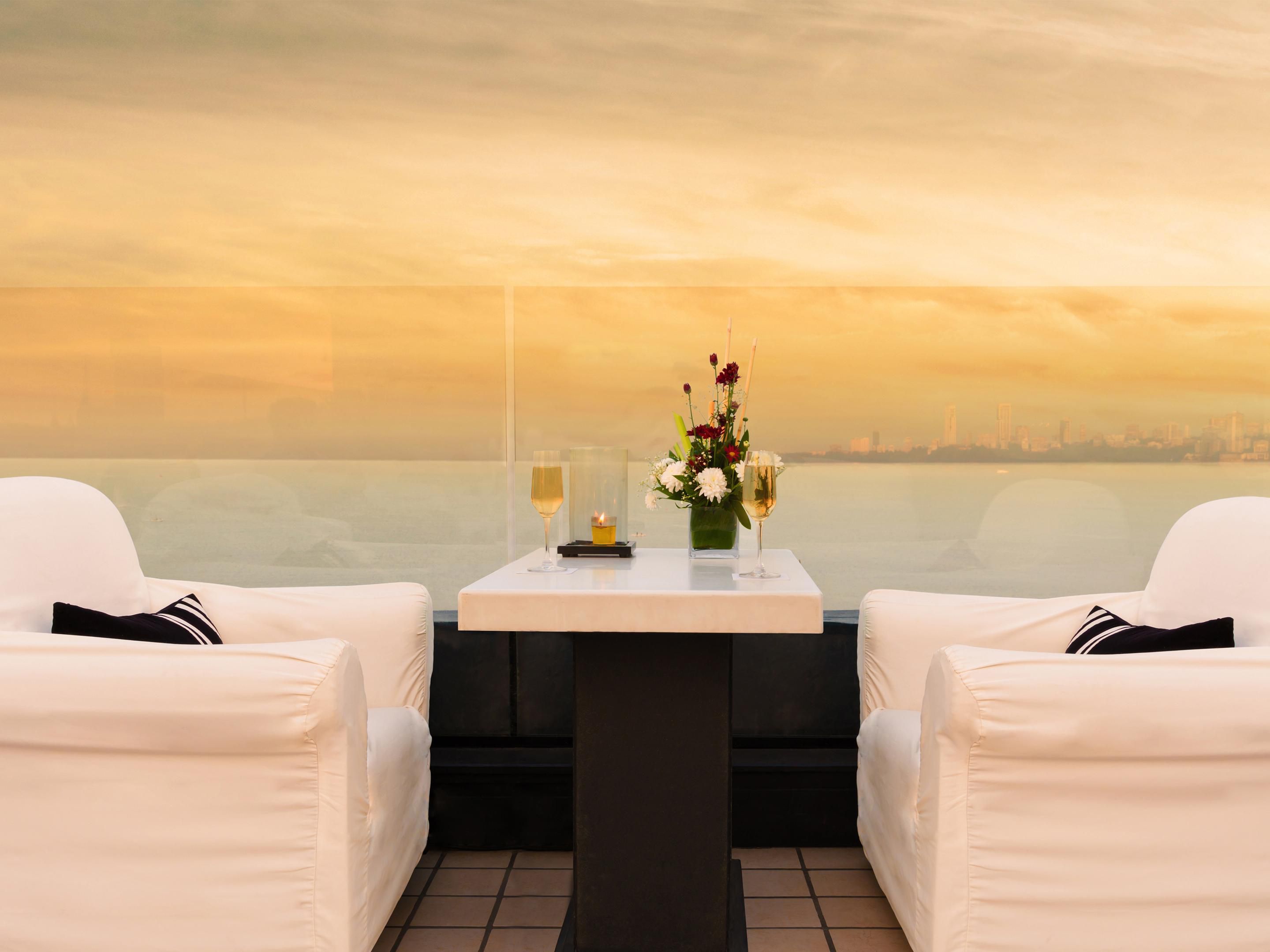 Bar and Lounge