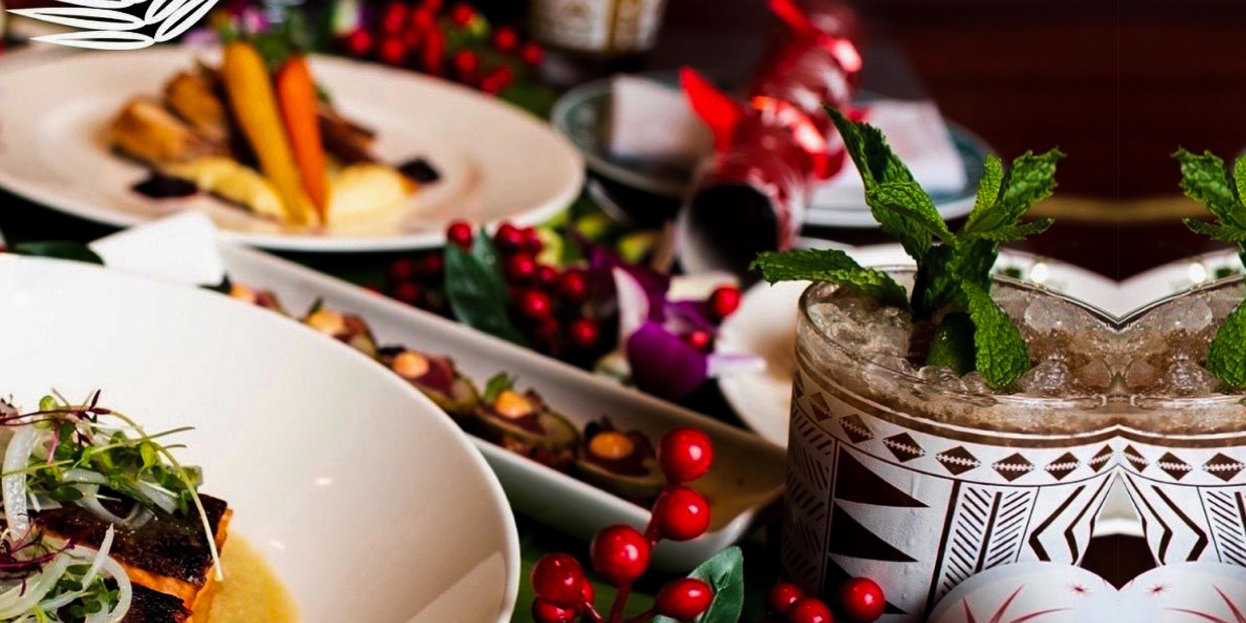 Celebrate a luxurious Christmas Eve at our hotel. Delight in Italian à la carte at Tomato Restaurant and savor Trader Vic’s exquisite Christmas menu with a glass of grapes. Begin the festive indulgence at Tr.Eat Café with tree lighting, followed by a whole roast turkey and assorted cakes.