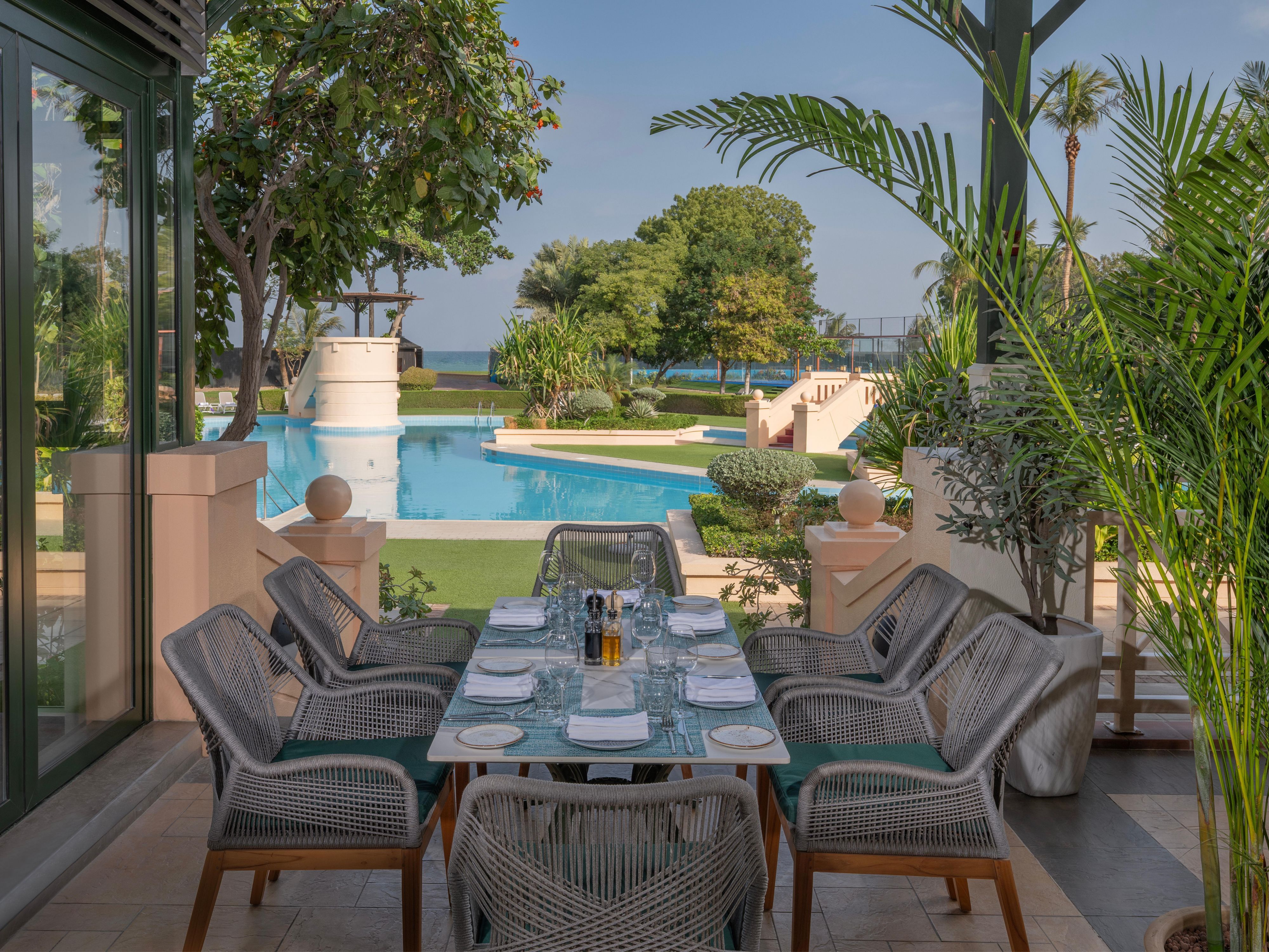 Italian flavors with a poolside view
