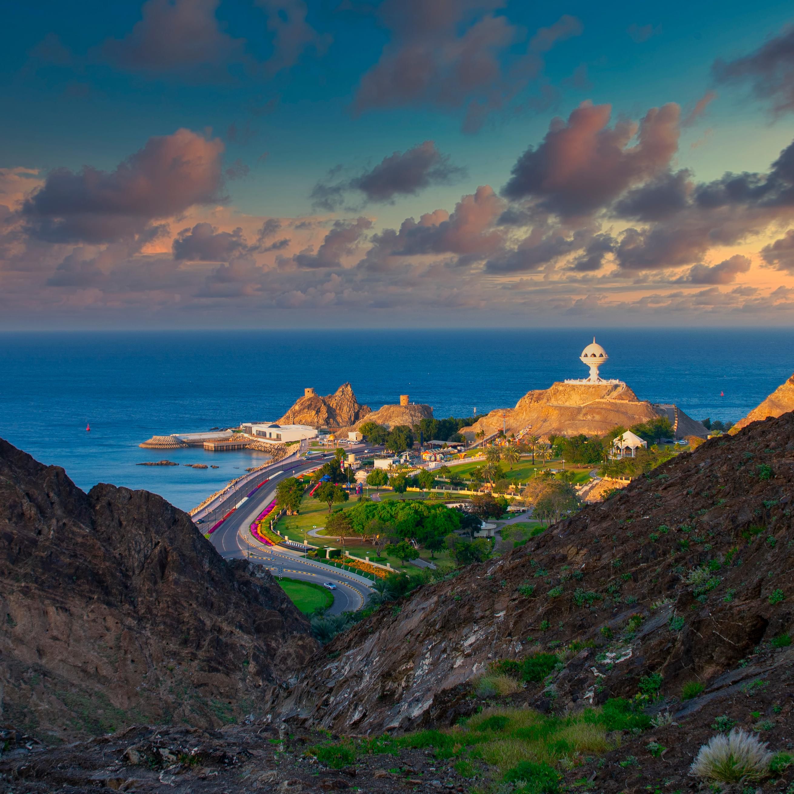 Seaside Calm meets Mountain Majesty in Muscat