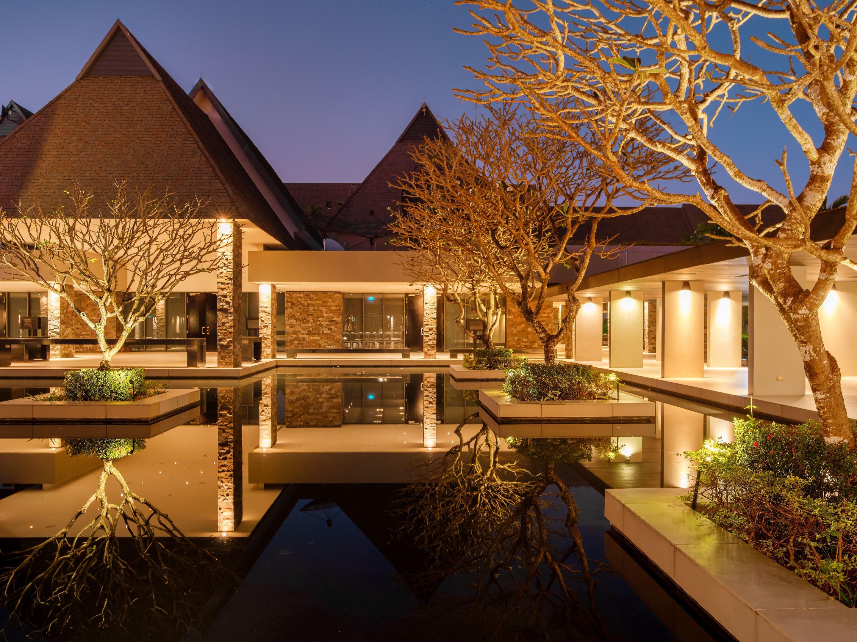 Pre-Function Water Court Area