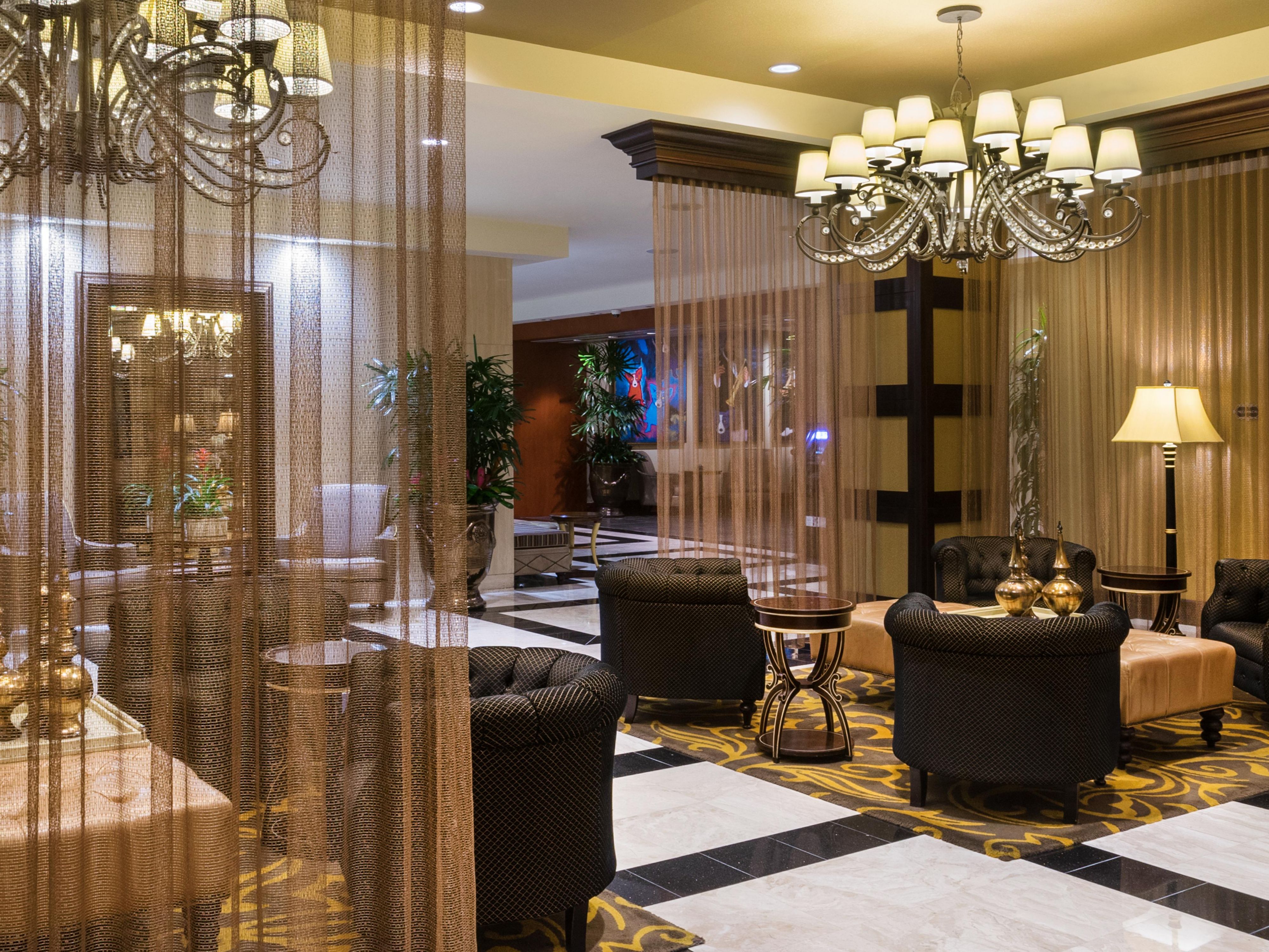 Gather in our beautifully appointed New Orleans hotel lobby