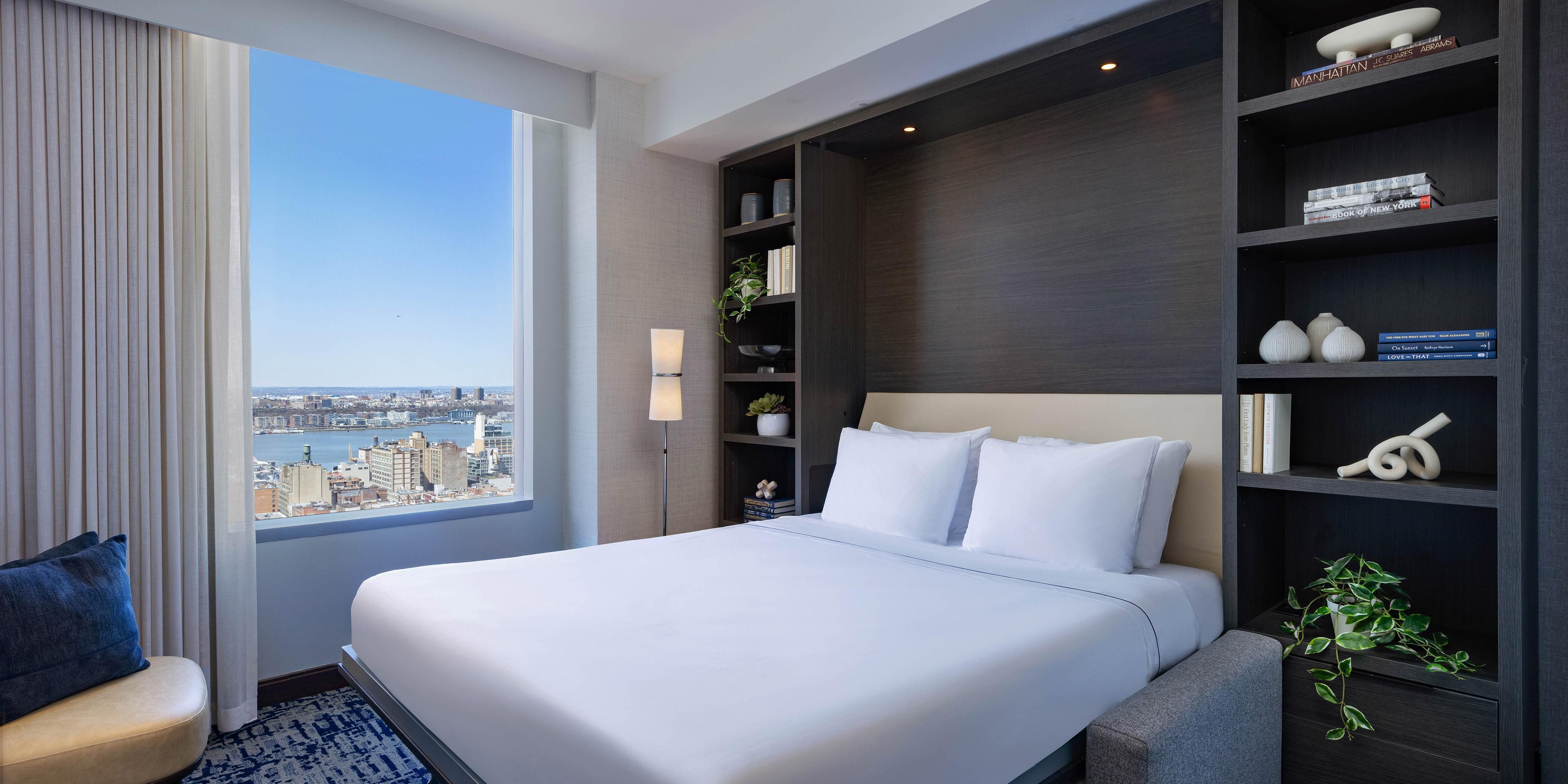 Study with a murphy bed in the Manhattan Suites