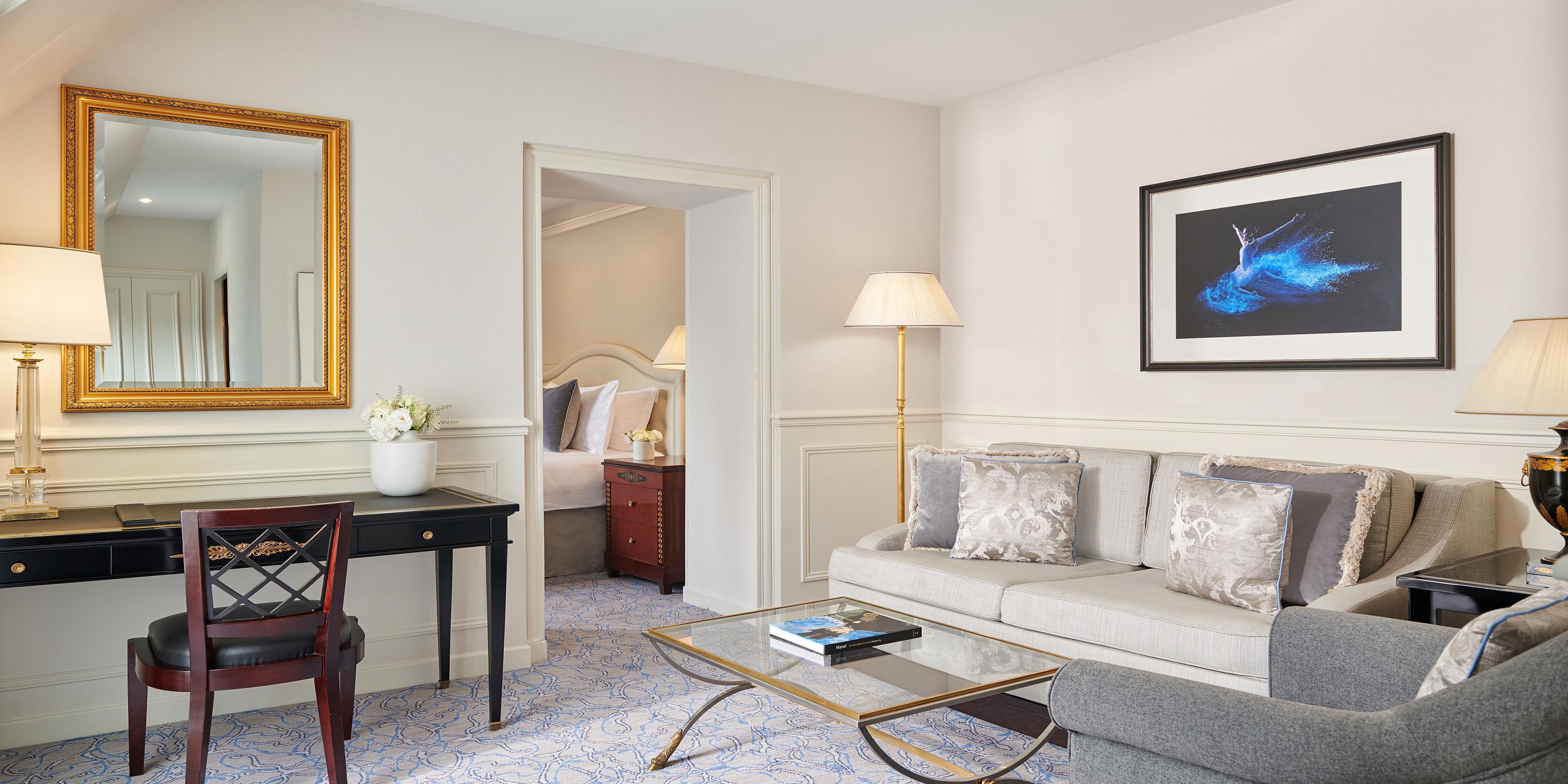 Gorgeous Suite with living room