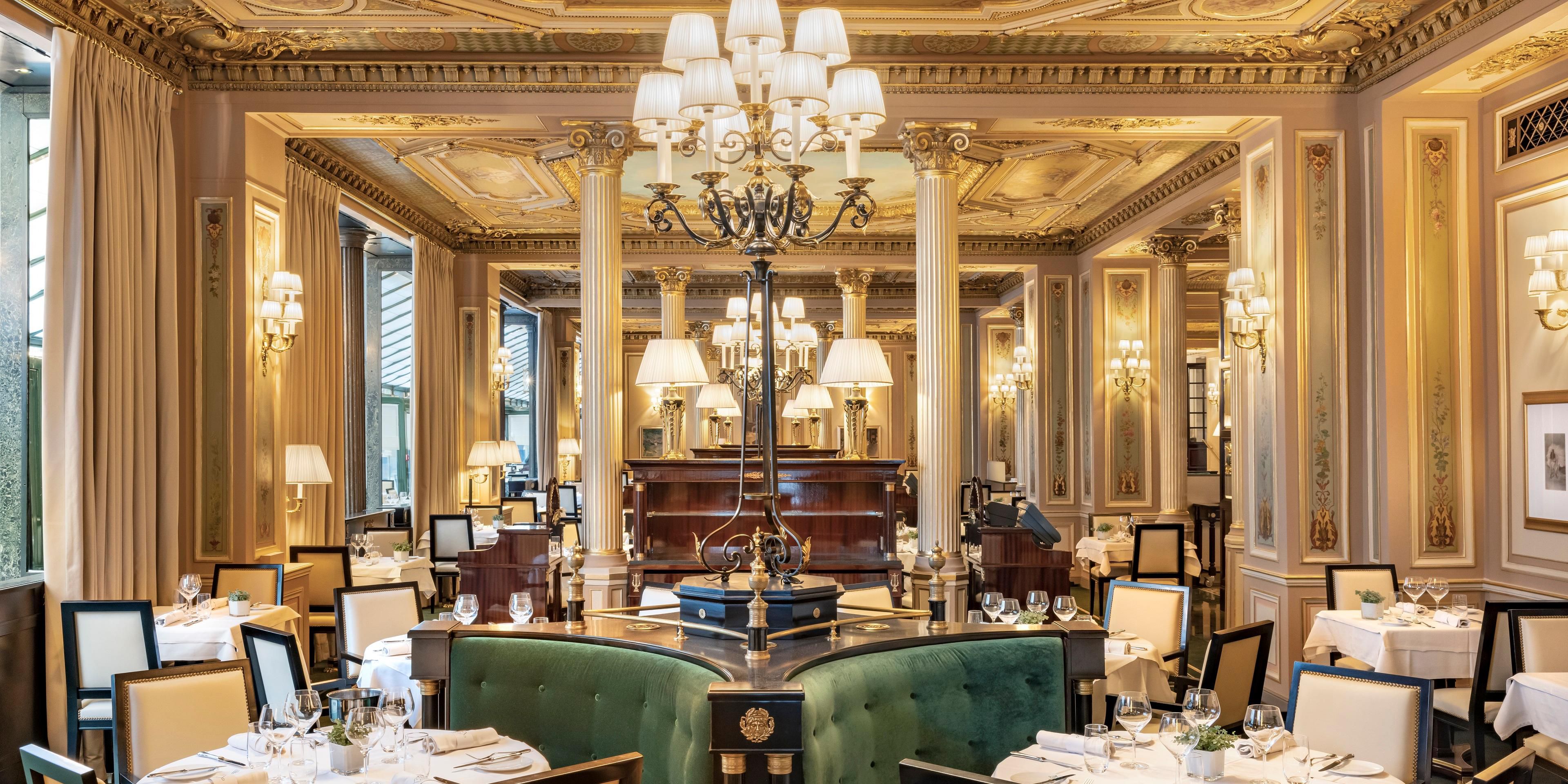 Discover the historic setting of the Café de la Paix, a legend of Parisian life since 1862.
Chef Laurent André offers the classics of French gastronomy for exceptional moments facing the Opera Garnier.