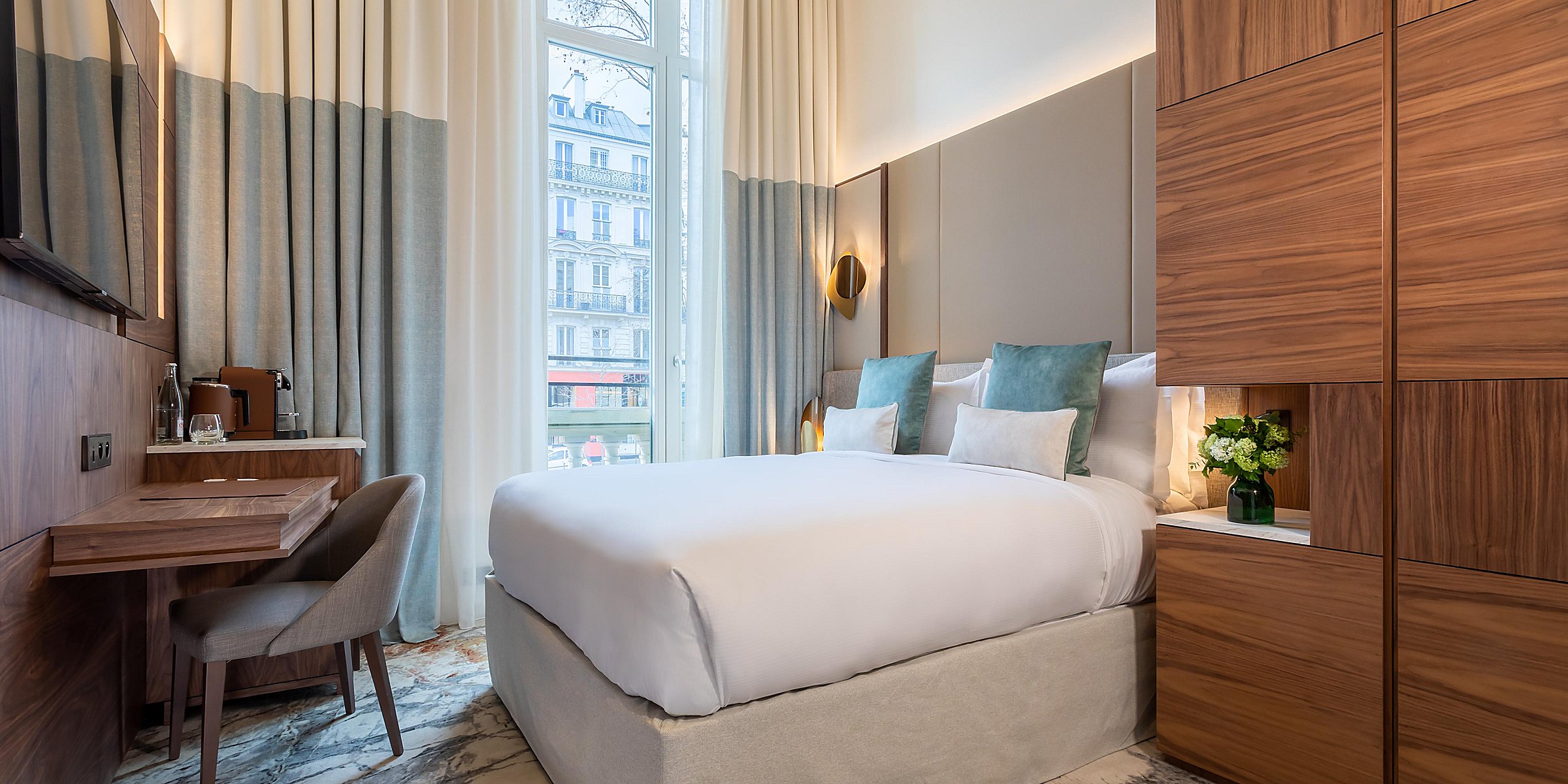 Tunis queen paris in 'Queen Maria Tunis queen paris in Queen Haute