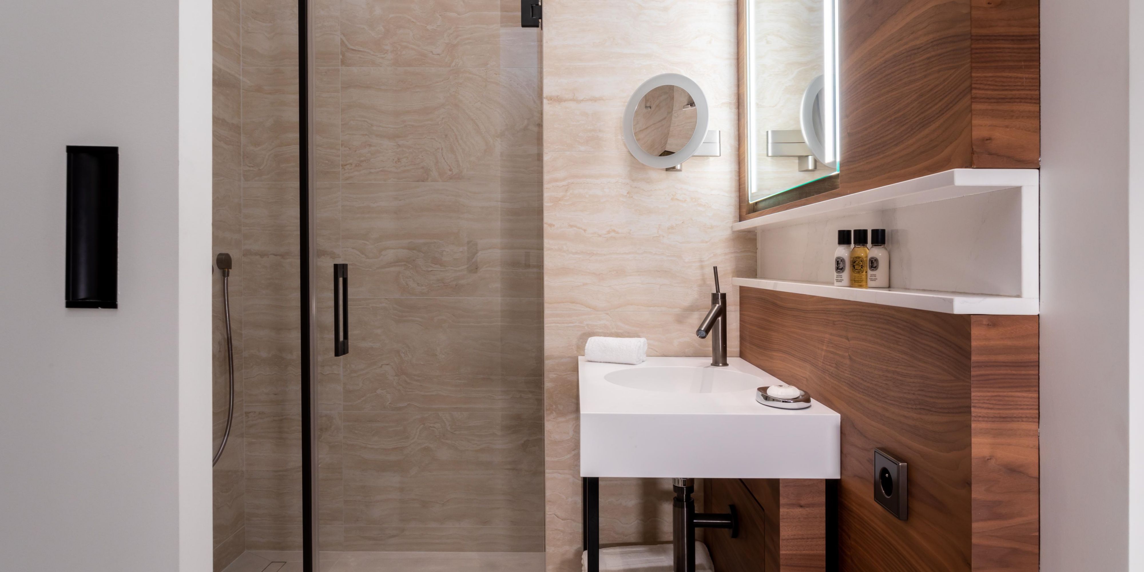 Bathroom with Diptyque bath amenities