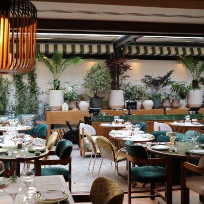 Welcome to Mido Paris and enjoy this outdoor terrace