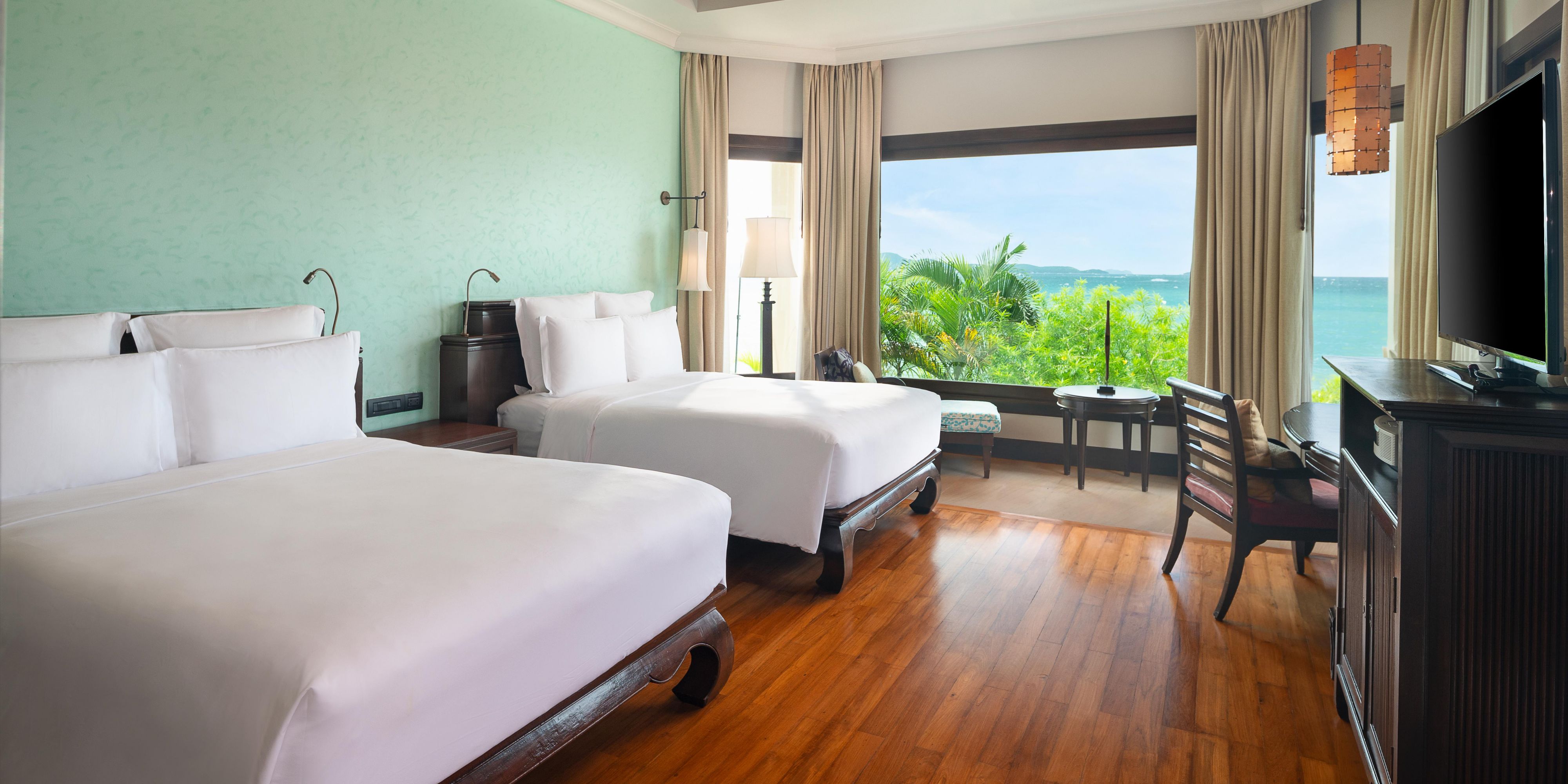 1 King 2 Queen 2 Bedroom Beachfront Pool Villa