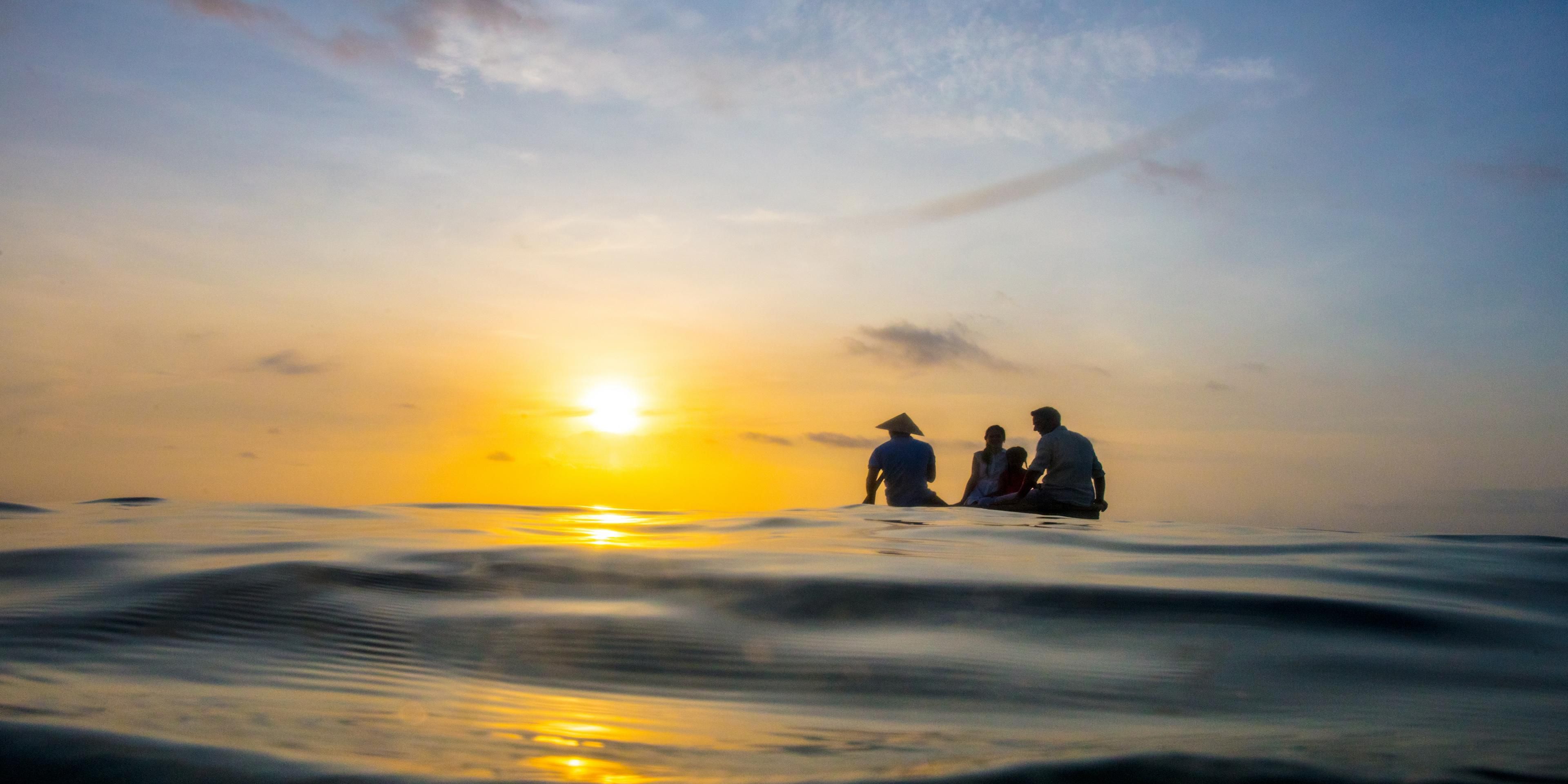 Tại InterContinental Phu Quoc, đội ngũ Concierge am hiểu đã chắt lọc vẻ đẹp nguyên sơ, nhịp sống bản địa và sự thanh lịch tinh tế của đảo Ngọc thành những hành trình cá nhân hóa, mang đến trải nghiệm đặc sắc cho mọi du khách. Cùng khám phá cách chúng tôi dẫn lối bạn bước vào kỳ nghỉ trong mơ tại Phú Quốc qua hành trình “Một Ngày Hoàn Hảo".