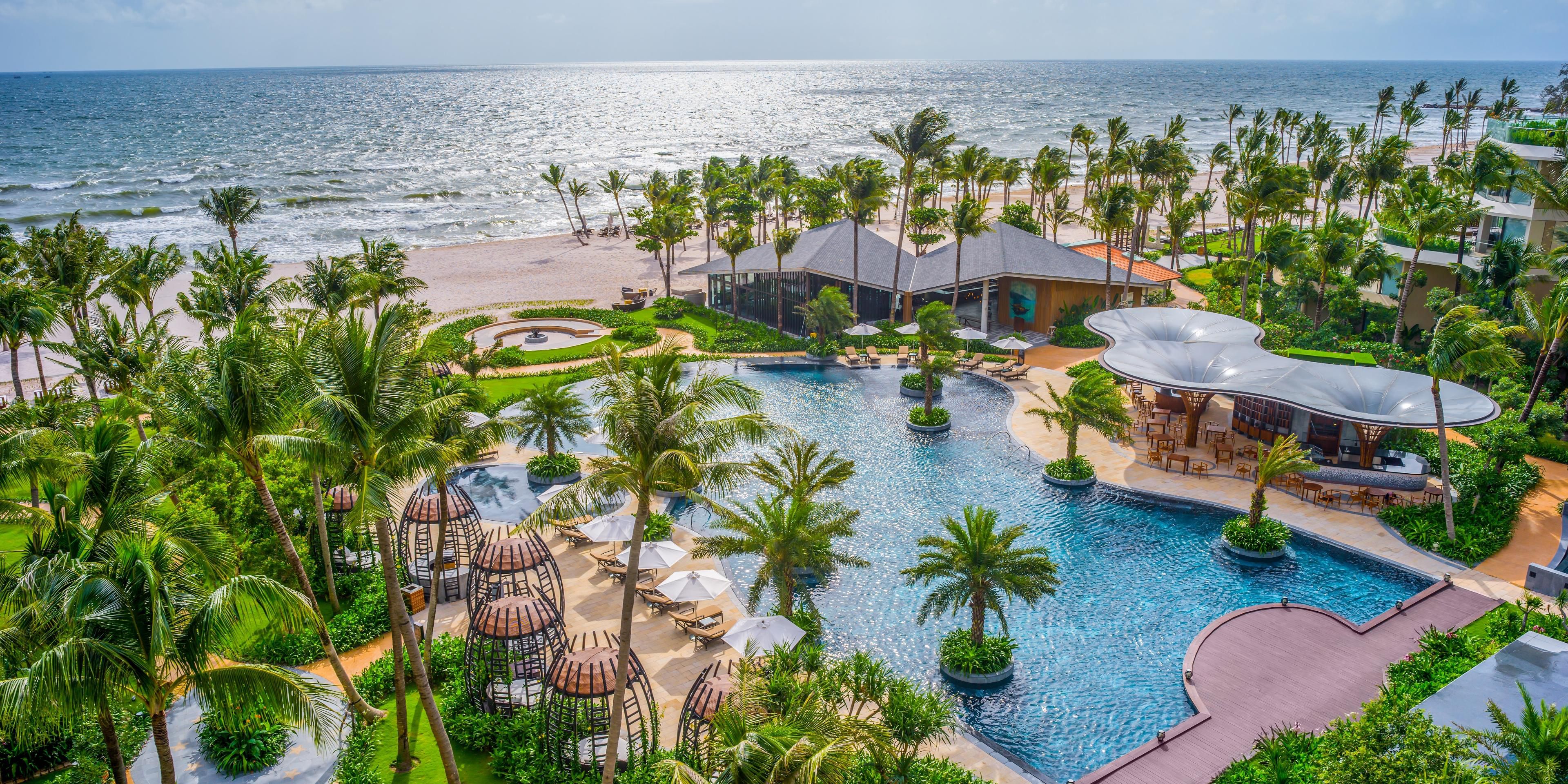 Intercontinental Phu Quoc Long Beach Resort โรงแรมหรูใน Phu Quoc