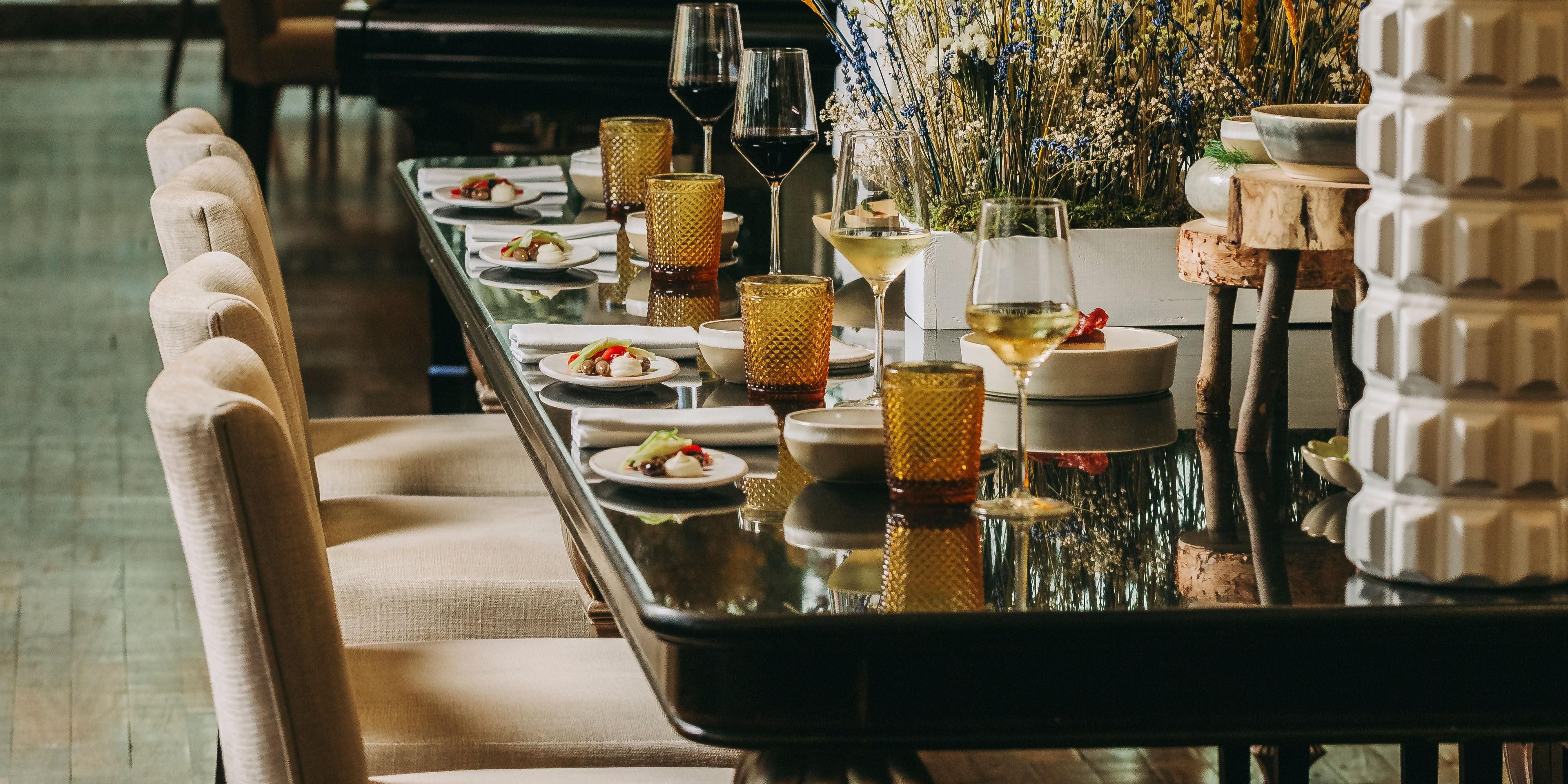 Indulge in a unique dining experience at Astória with our exclusive Chef’s Table. Enjoy a front-row seat to culinary excellence, where our chef crafts a bespoke menu just for you. Perfect for intimate gatherings or special celebrations, this is a journey of flavors you won't forget. Contact us to reserve your Chef's Table experience!