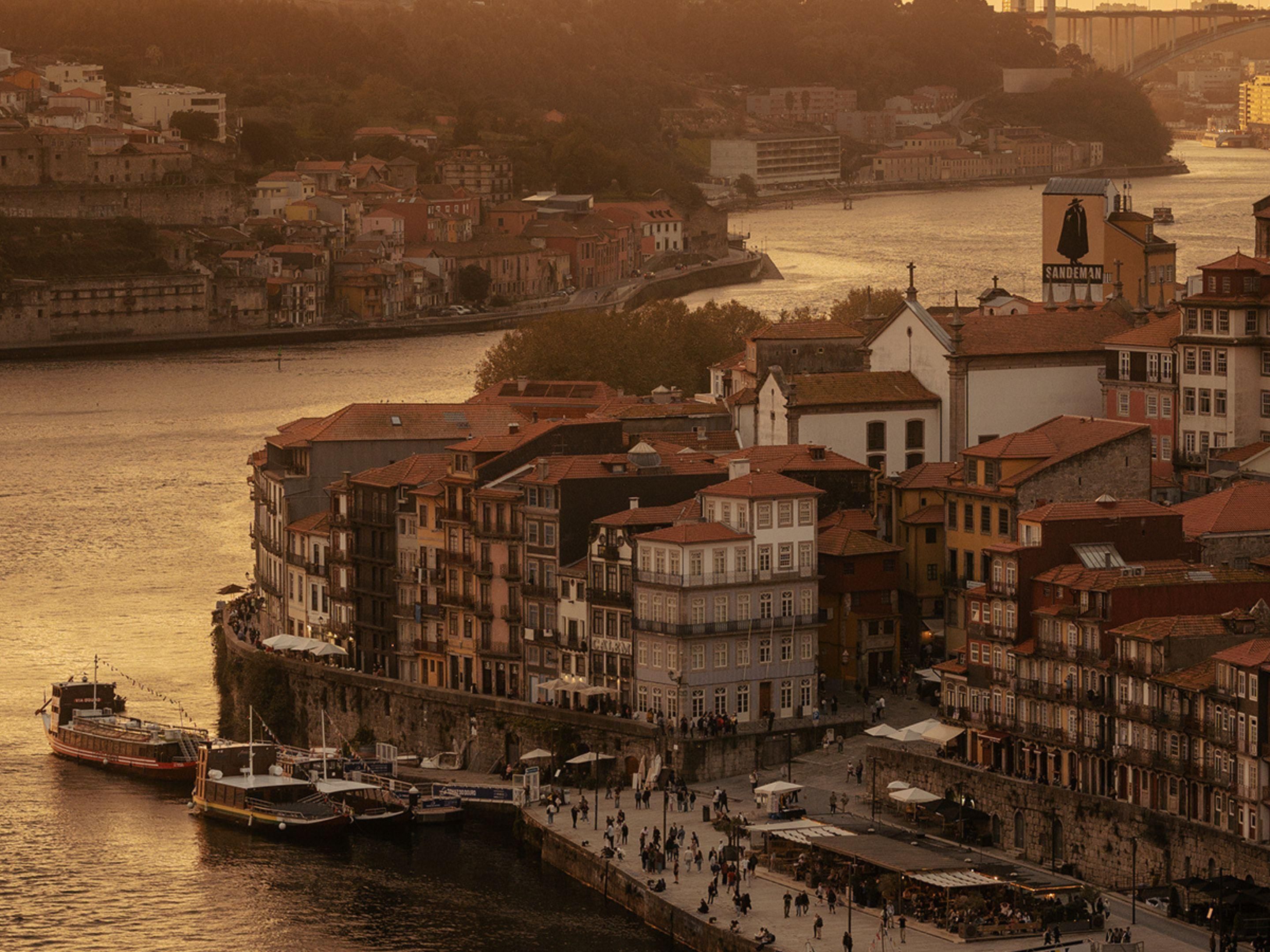 Discover our beautiful city of Porto