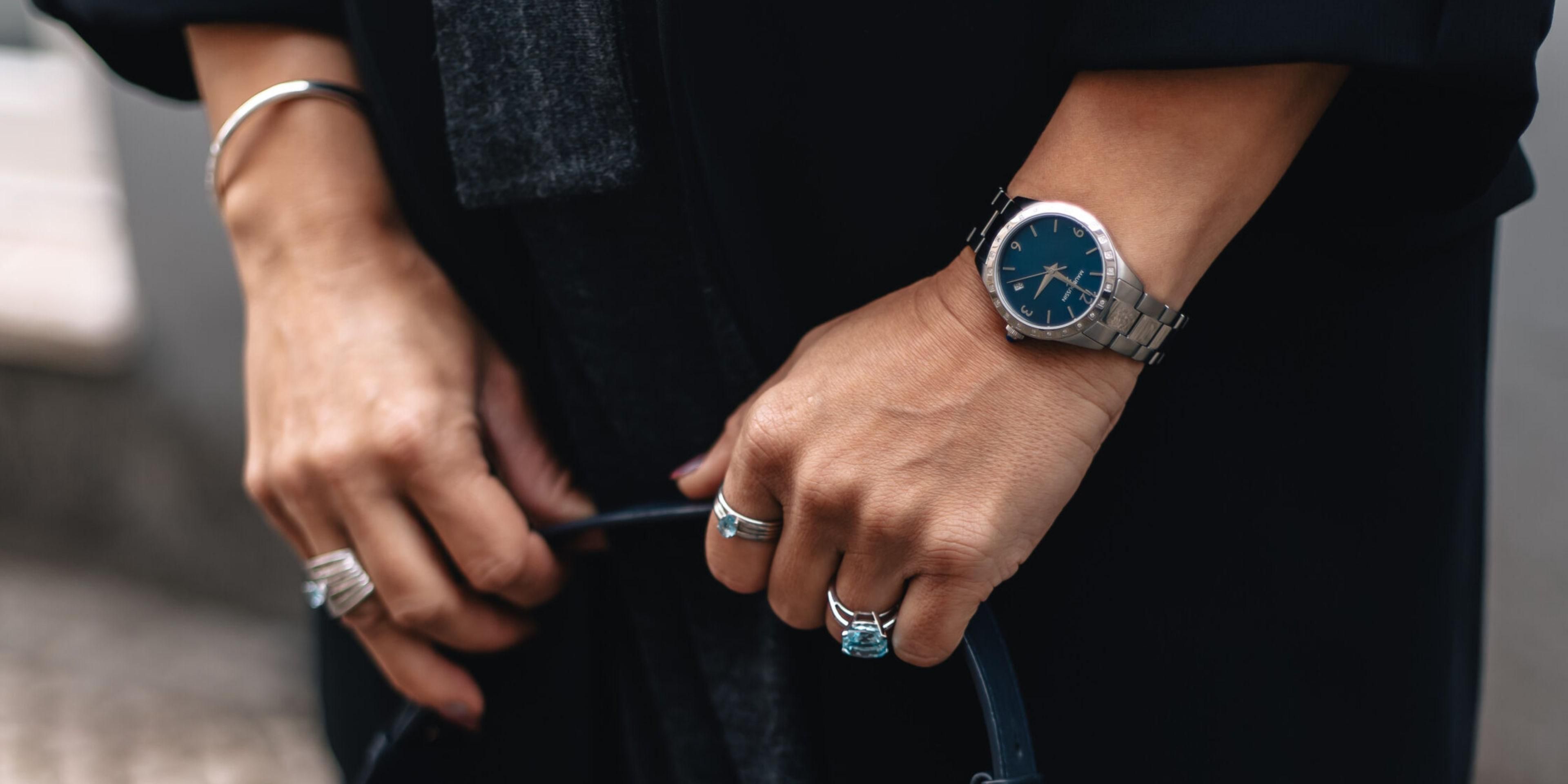 In a pop-up partnership with Mauboussin until September, Bar das Cardosas presents an exclusive jewellery exhibition and two limited-edition cocktails inspired by the Le Vice et La Vertu collection. A unique fusion of art, sophistication, and flavour in the heart of Porto.