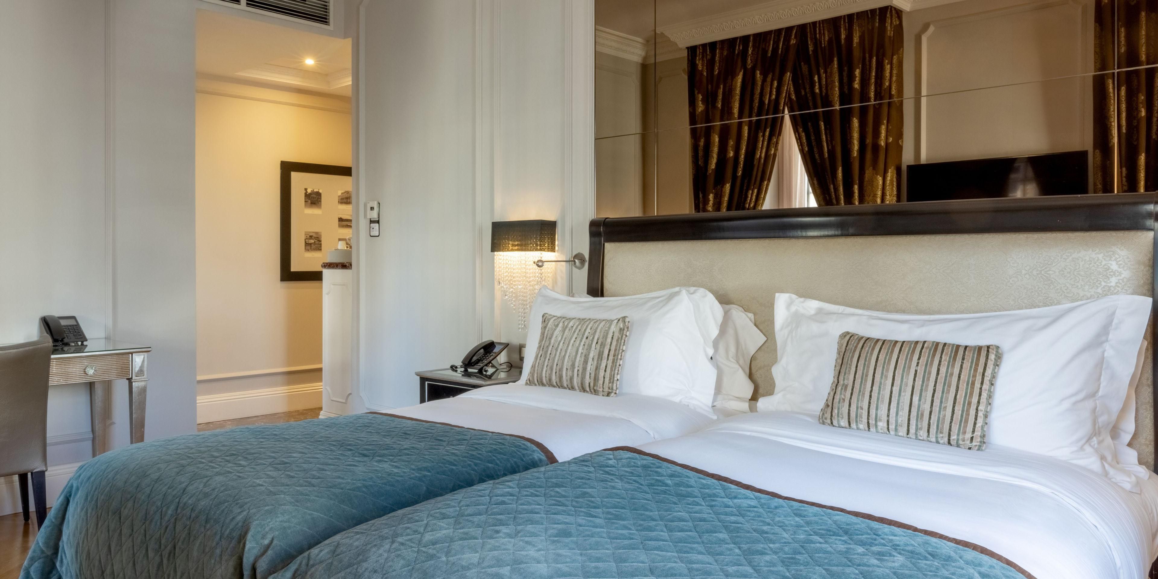 Double luxurious room with twin beds