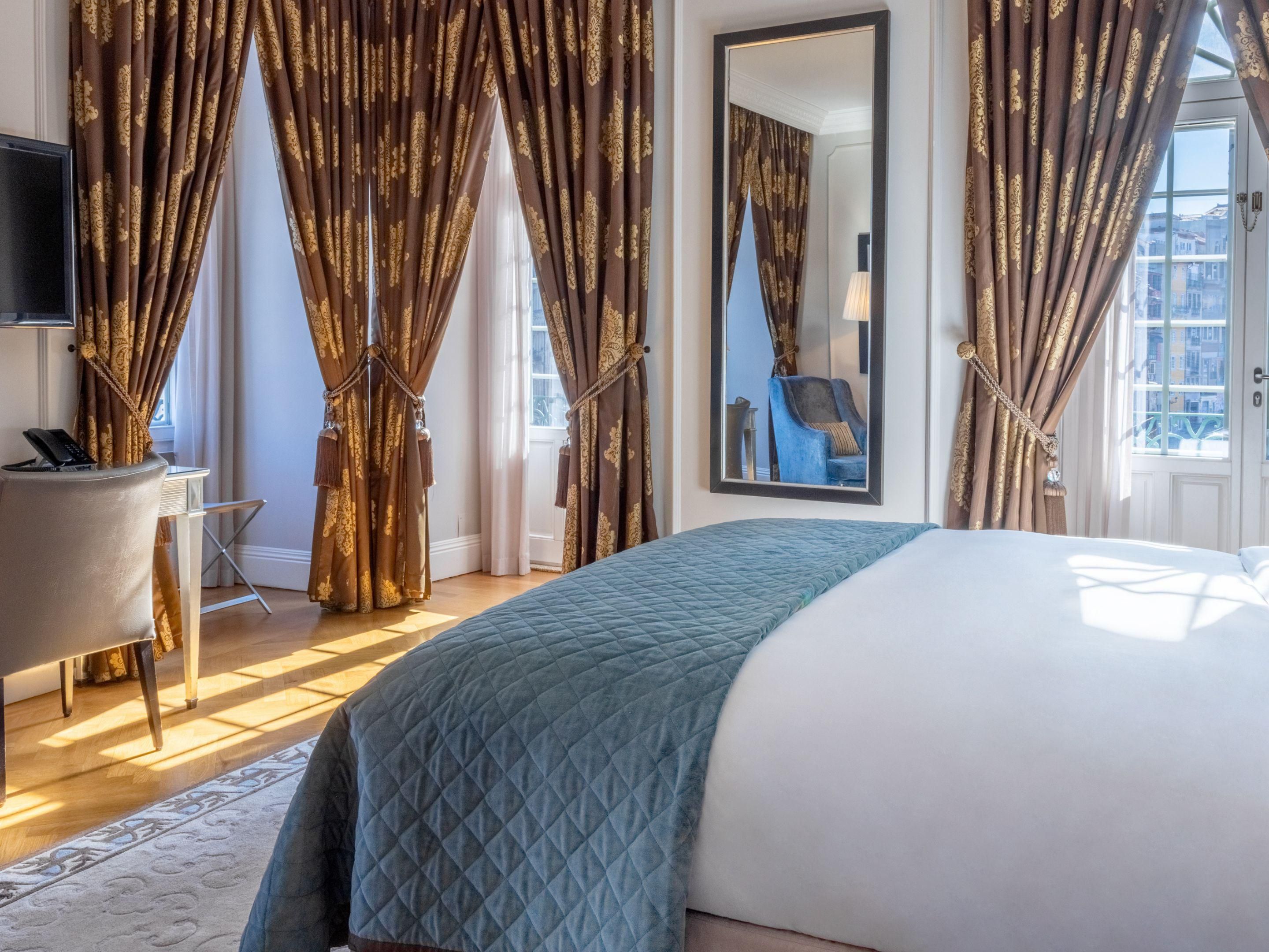 Premium and elegant room in the heart of Porto