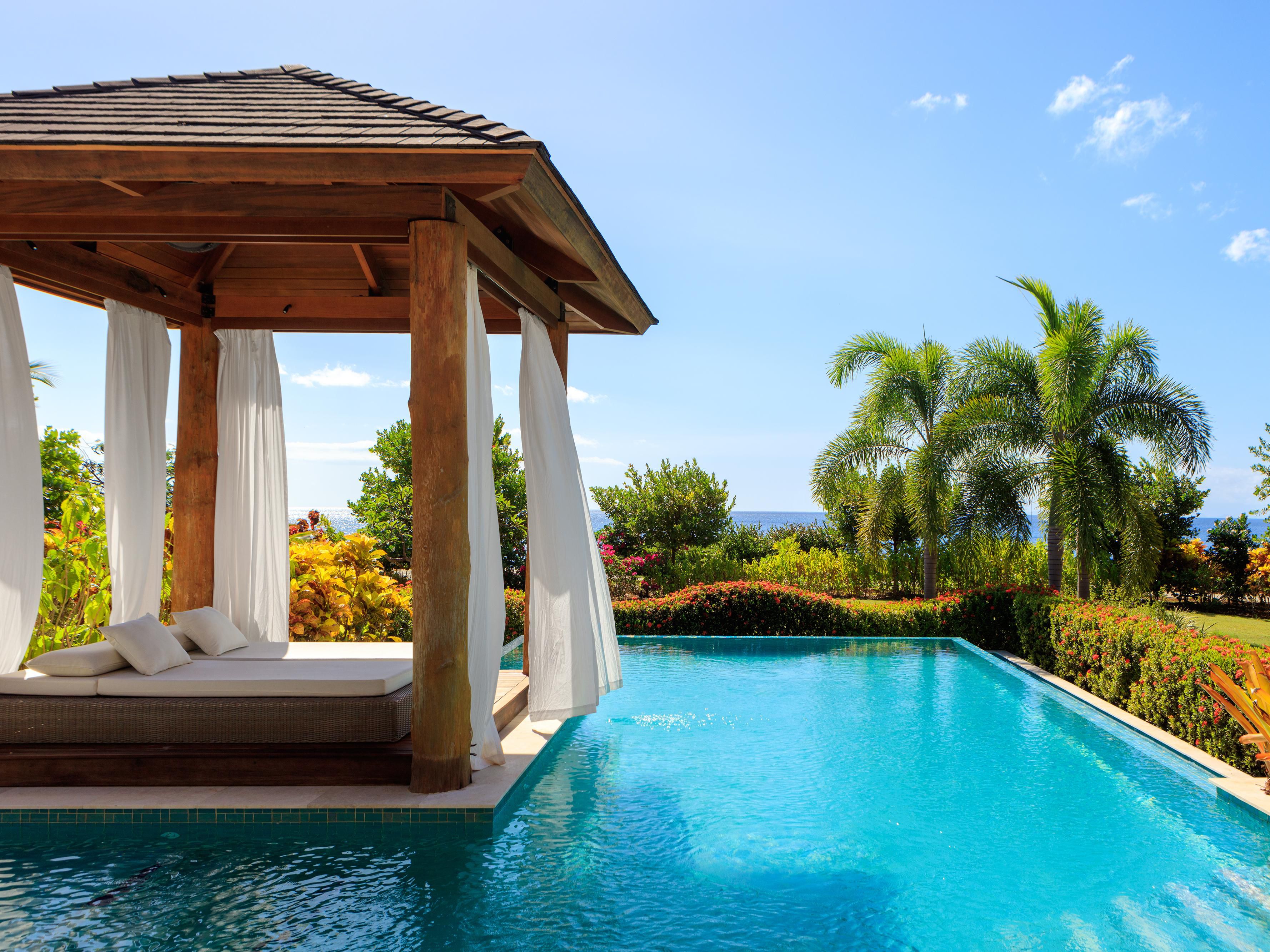 Lounge in the Kalinago Presidential Suite cabana pool