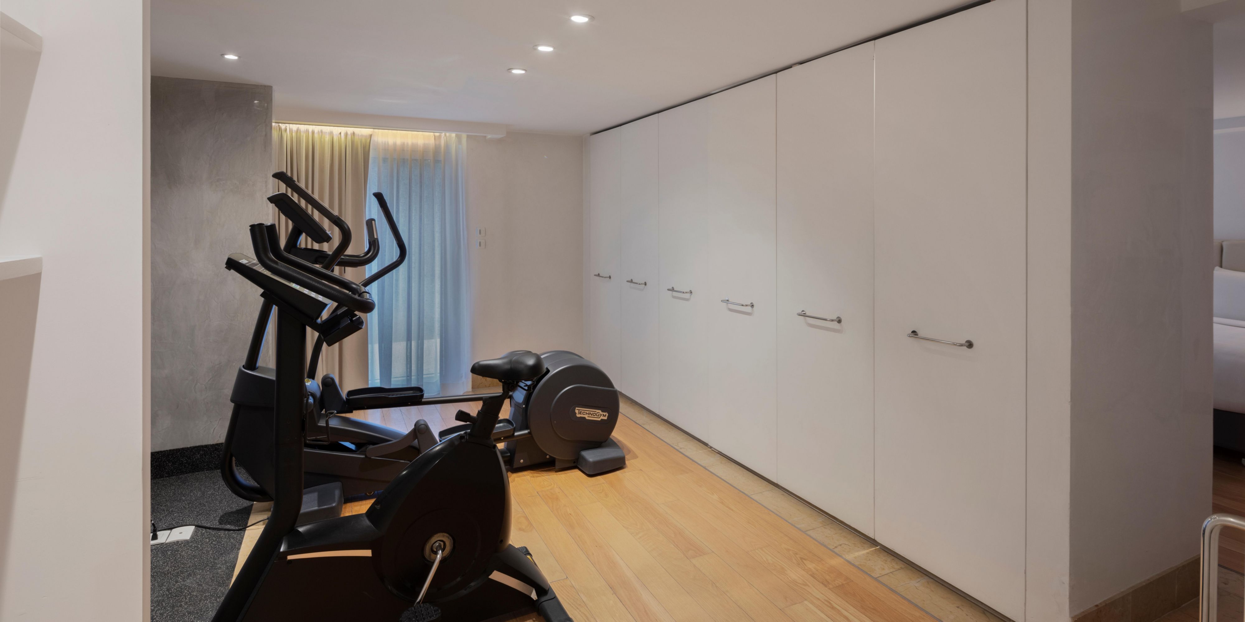 Experience luxury in Puebla master suite and presidential suite