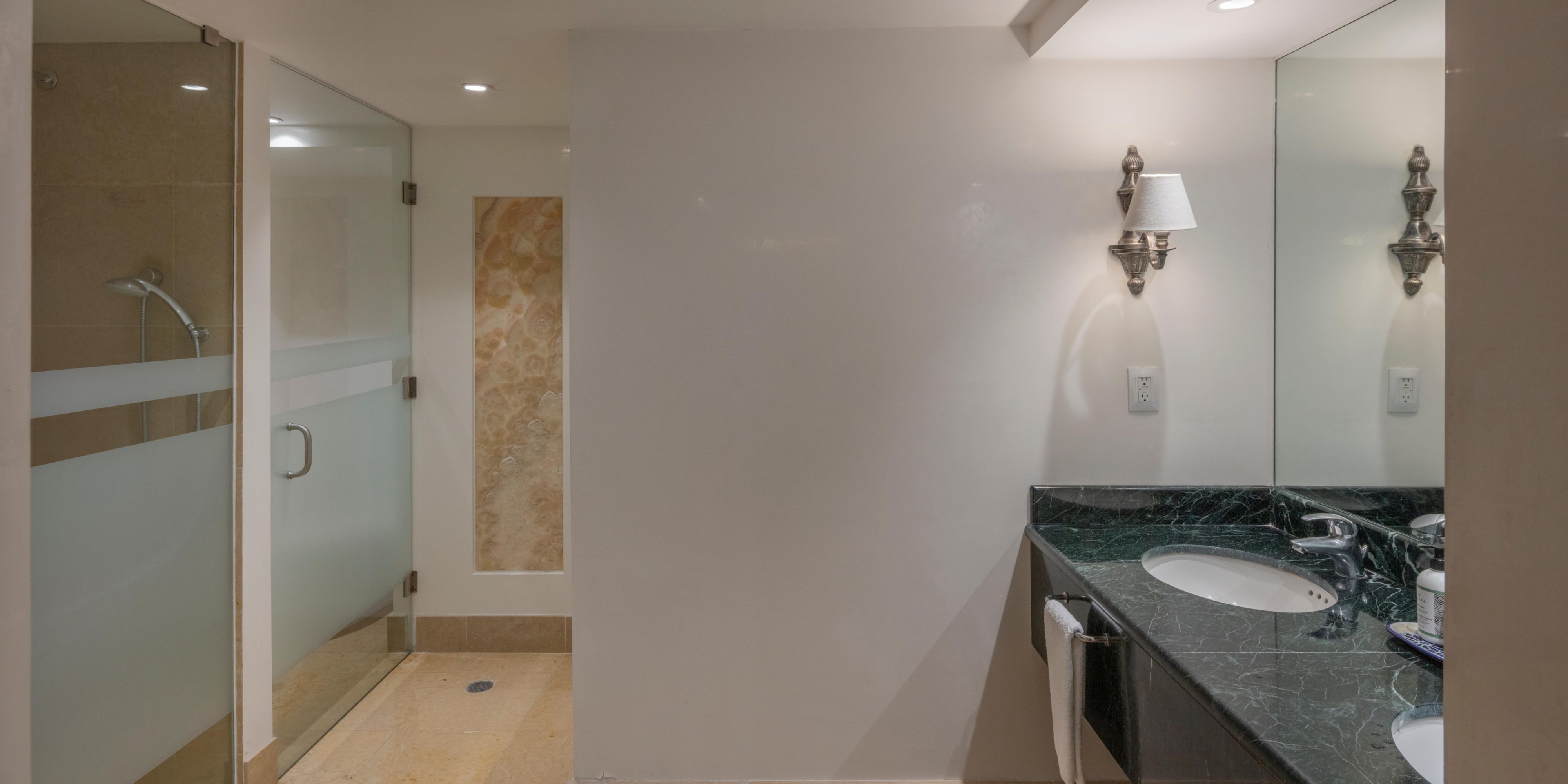 Enjoy exceptional services at hotel & suites Puebla.
