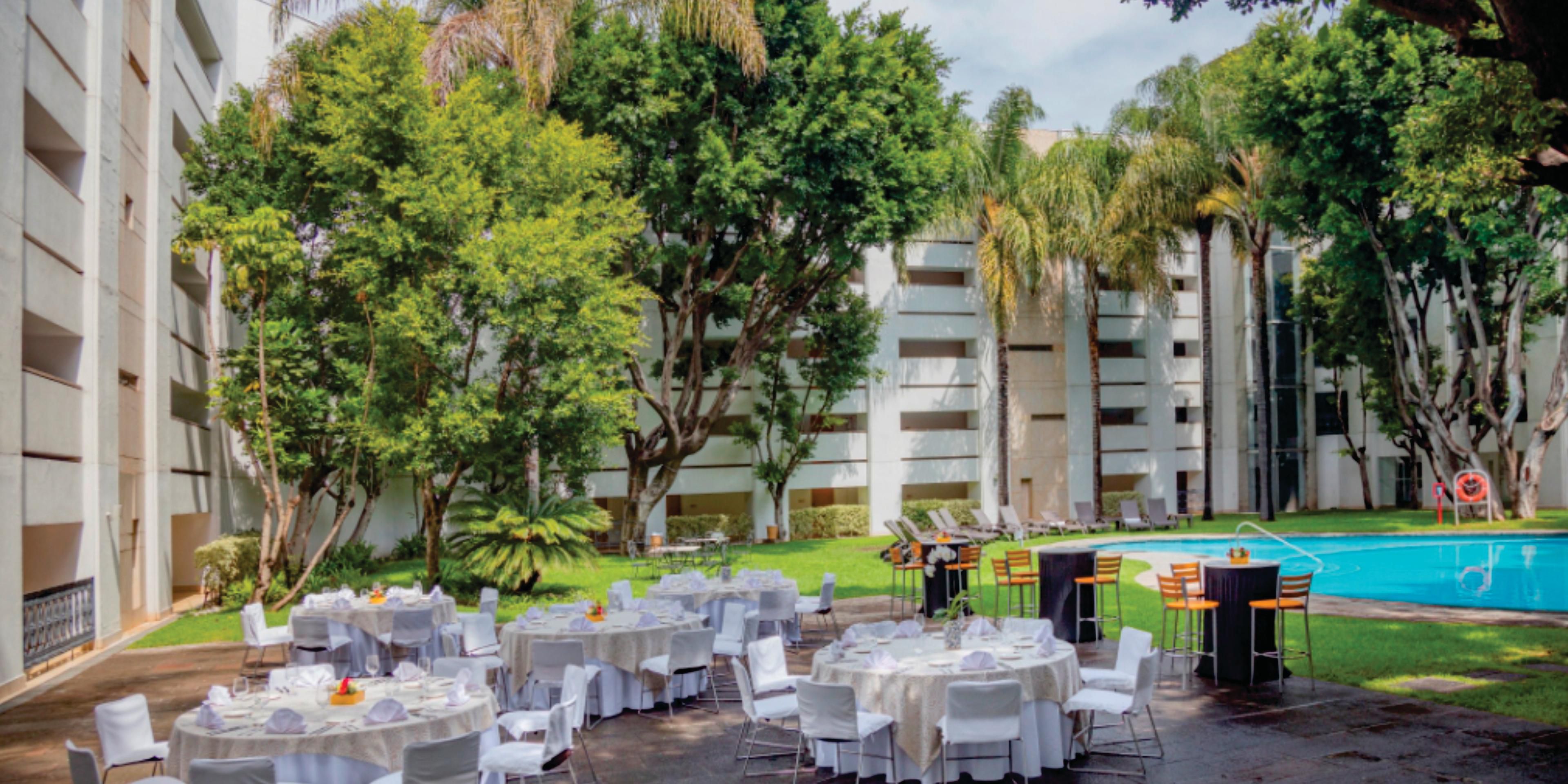 Our service, elegance and culinary delight will be constant for your perfect day.

Our facilities can be from a very intimate and family gathering, to a huge reception with spaces for up to 450 people.

At InterContinental Puebla, we can offer you a variety of packages fully customizable to your needs.

Dream it, and we will make it happen!