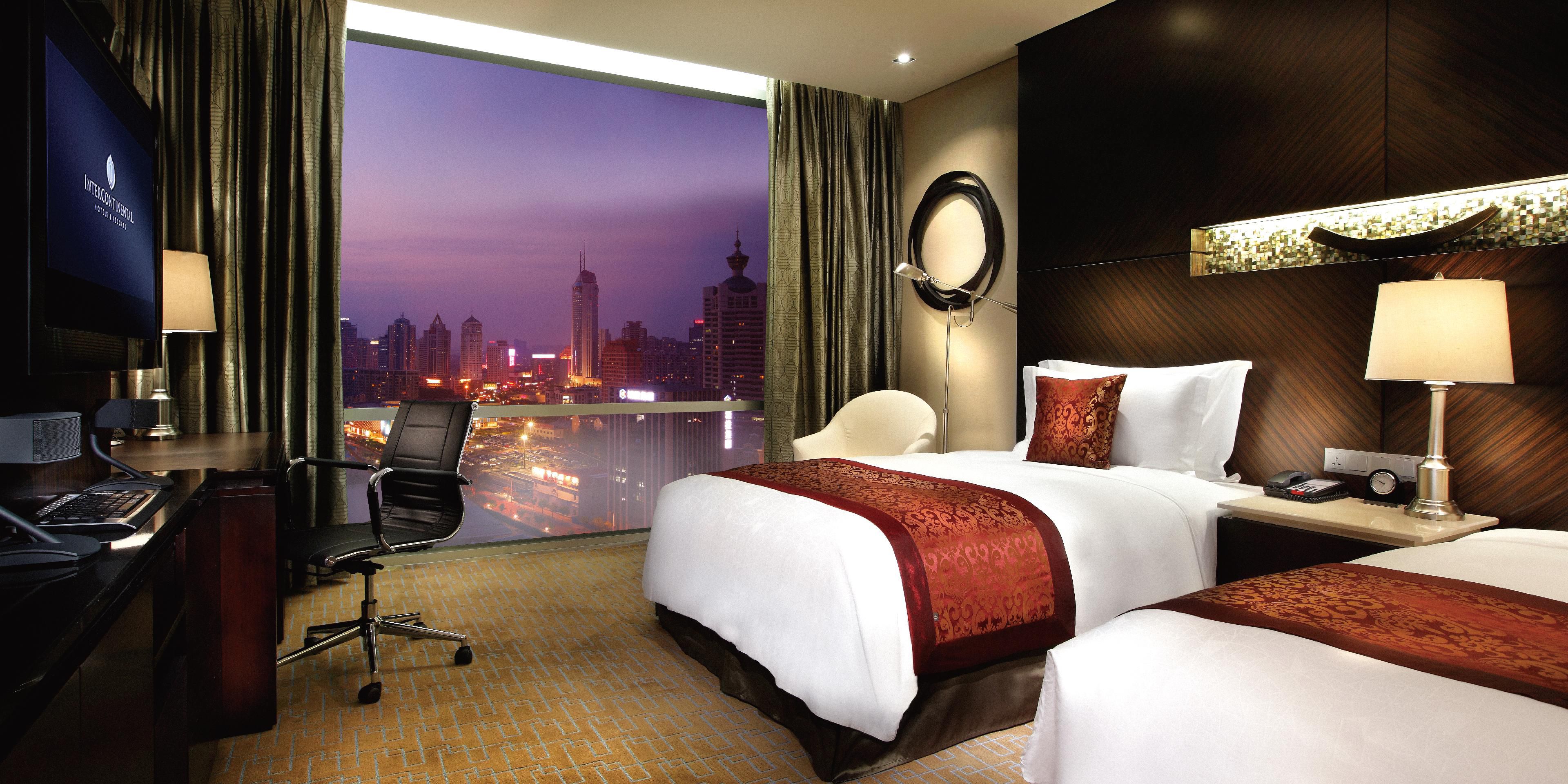 豪华双床城景房