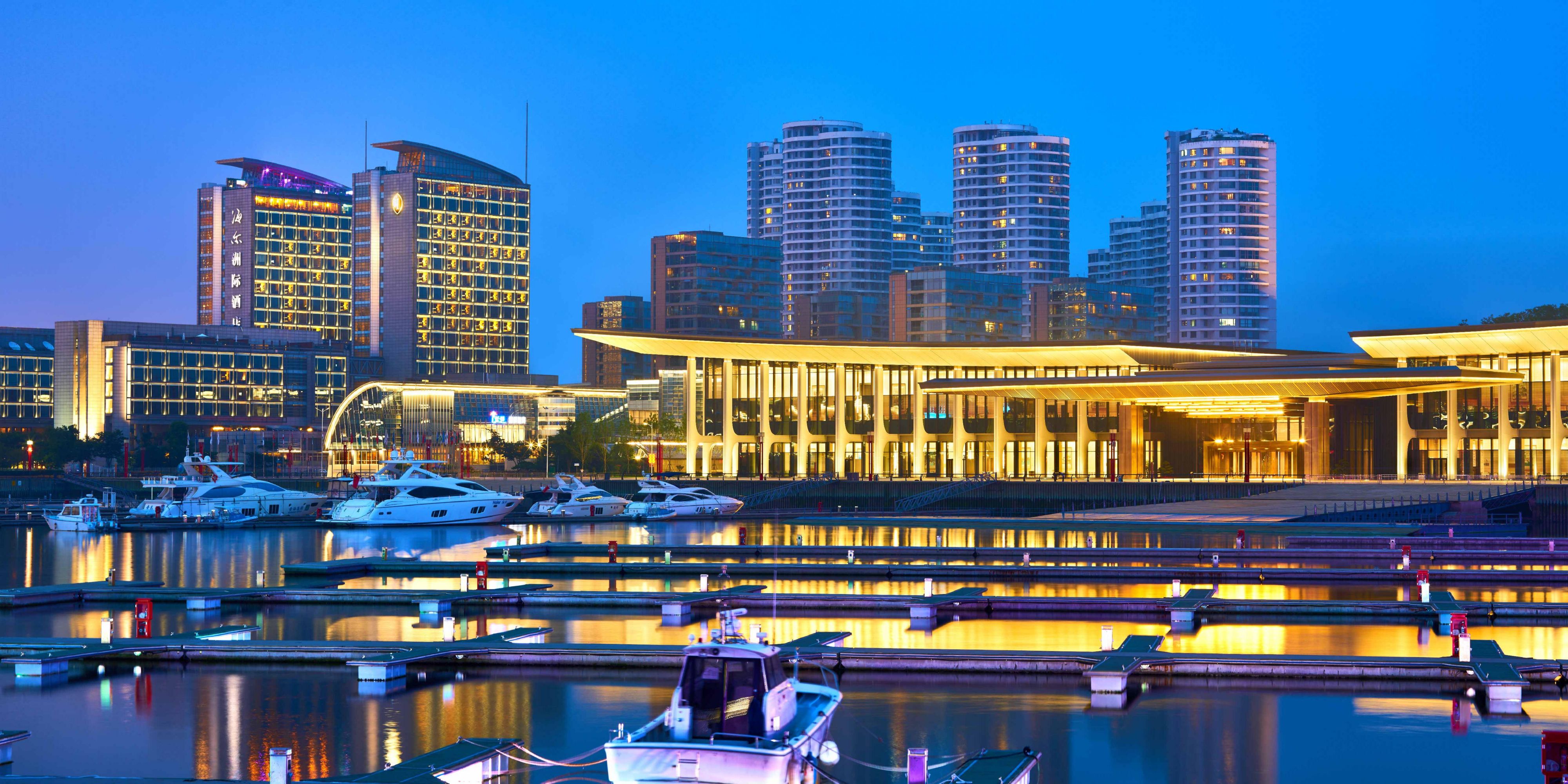 InterContinental Qingdao is well located in the real center of Qingdao Olympic Center, adjacent to SCO Summit Qingdao- Qingdao International Conference Center. Hotel Executive Chef is appointed as the master chef of SCO Summit State Banquet in 2018.