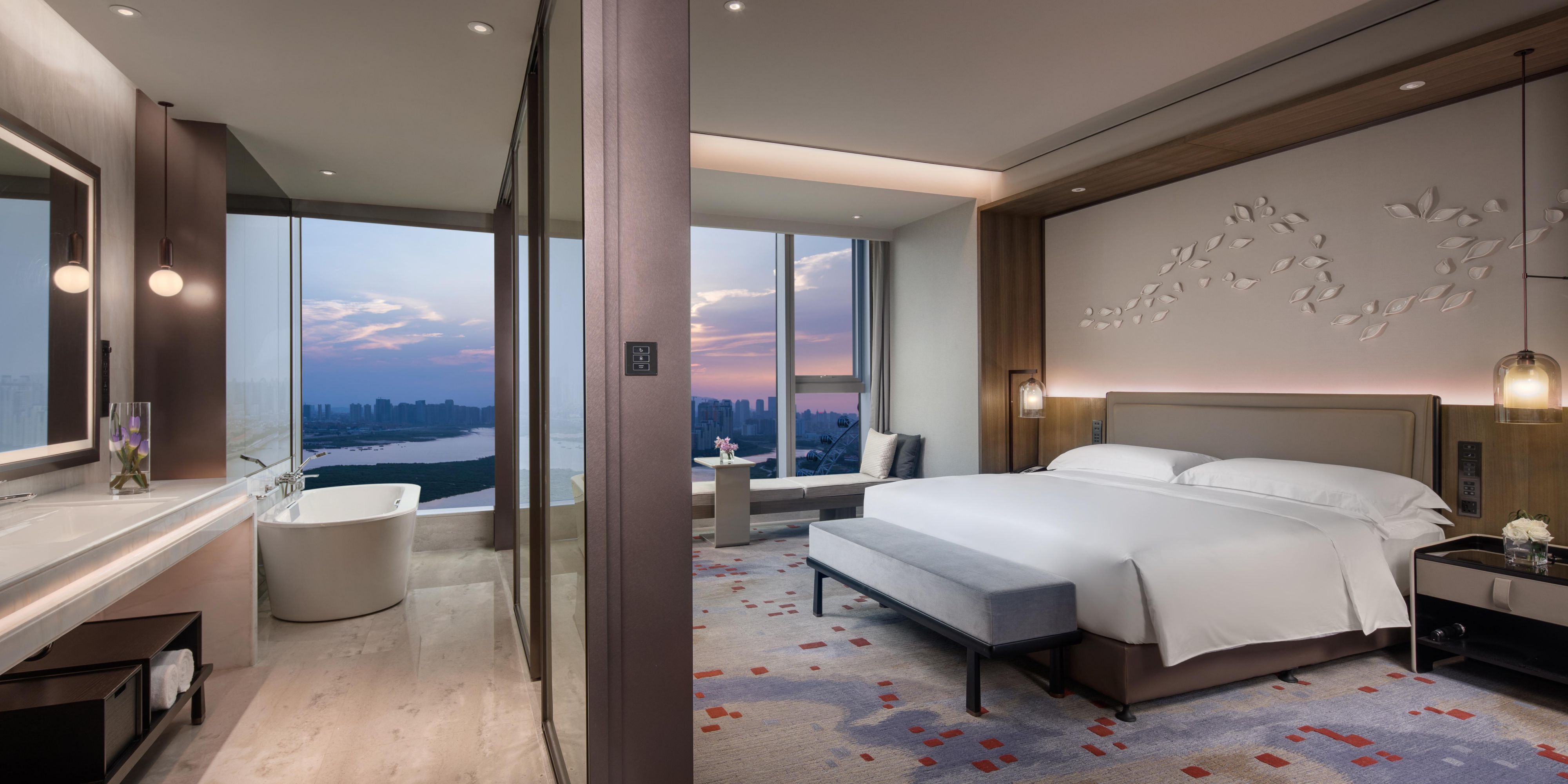 1 King Premier Suite River View