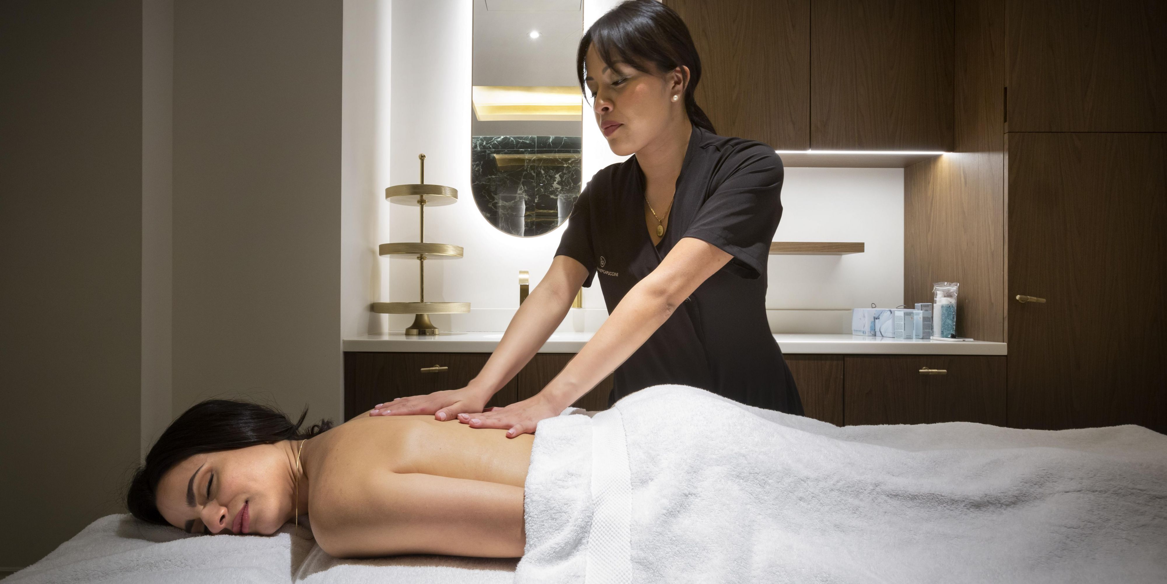 The Art of Massage. Visit the InterContinental Rome Ambasciatori Palace wellness area and discover what we have imagined for you. Discover what we have thought up to help you relax. Enjoy an exclusive 20% discount when you reserve in advance your treatment.