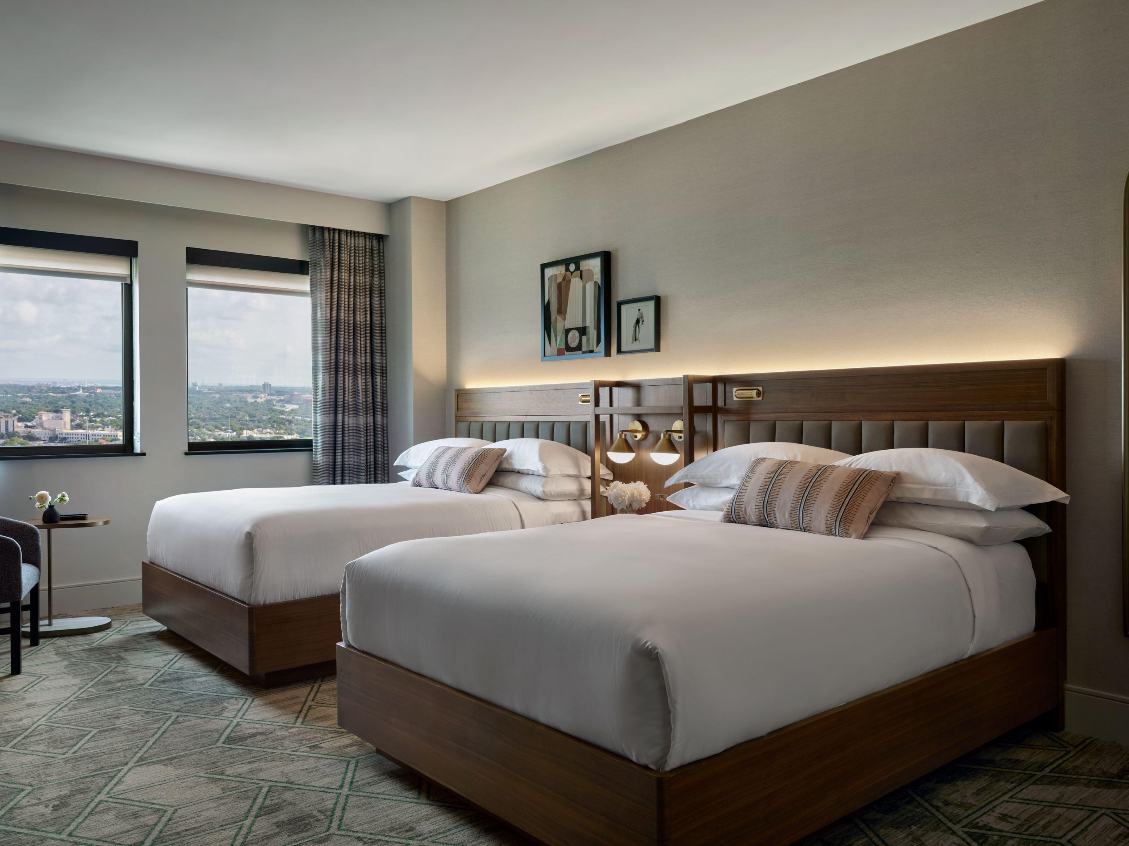 InterContinental San Antonio Riverwalk two guestbeds in guestroom