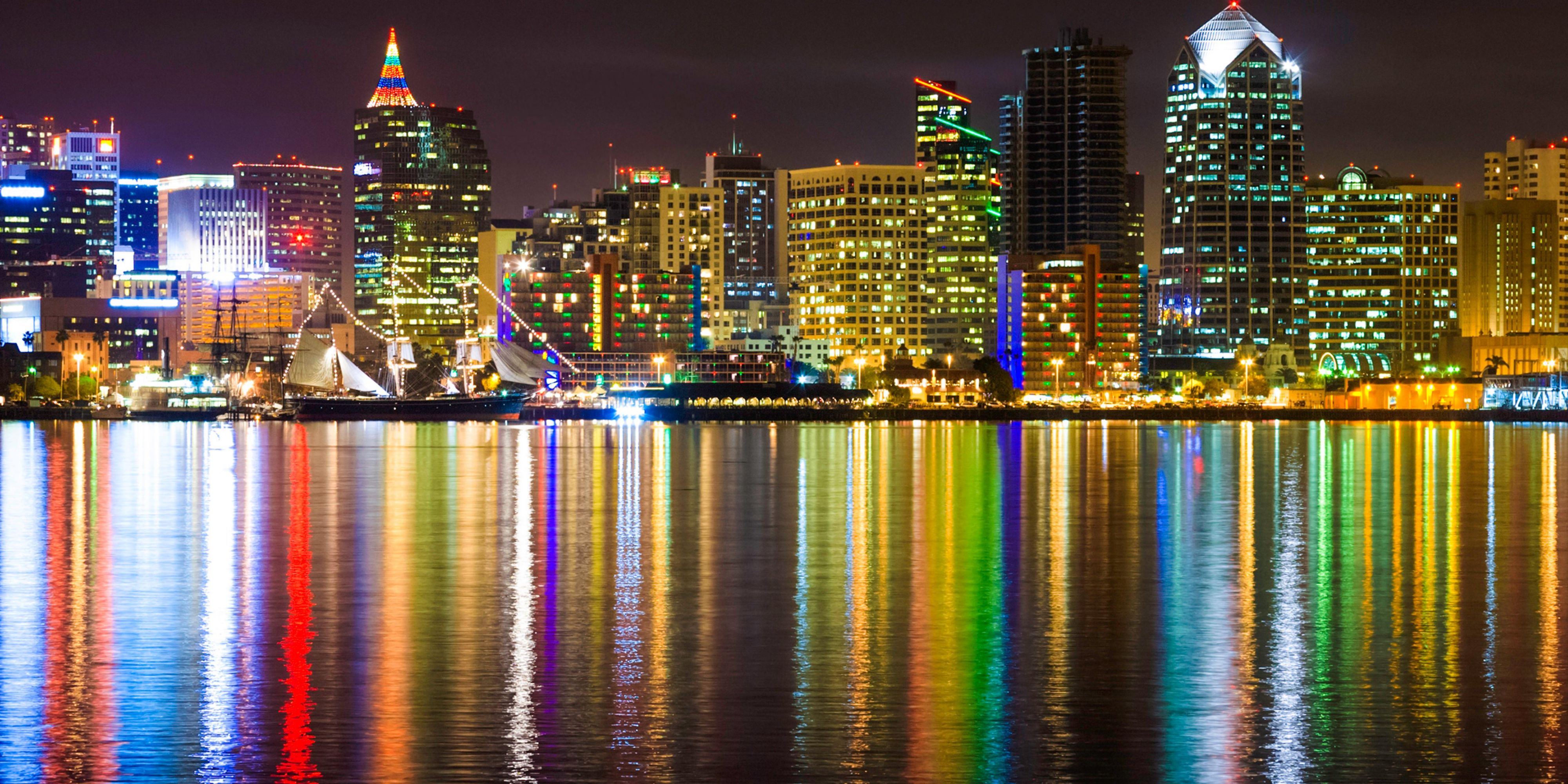 This holiday season, let the warmth of Southern California and the sparkle of San Diego Bay set the scene for unforgettable memories at InterContinental San Diego. We look forward to hosting your winter getaway.
