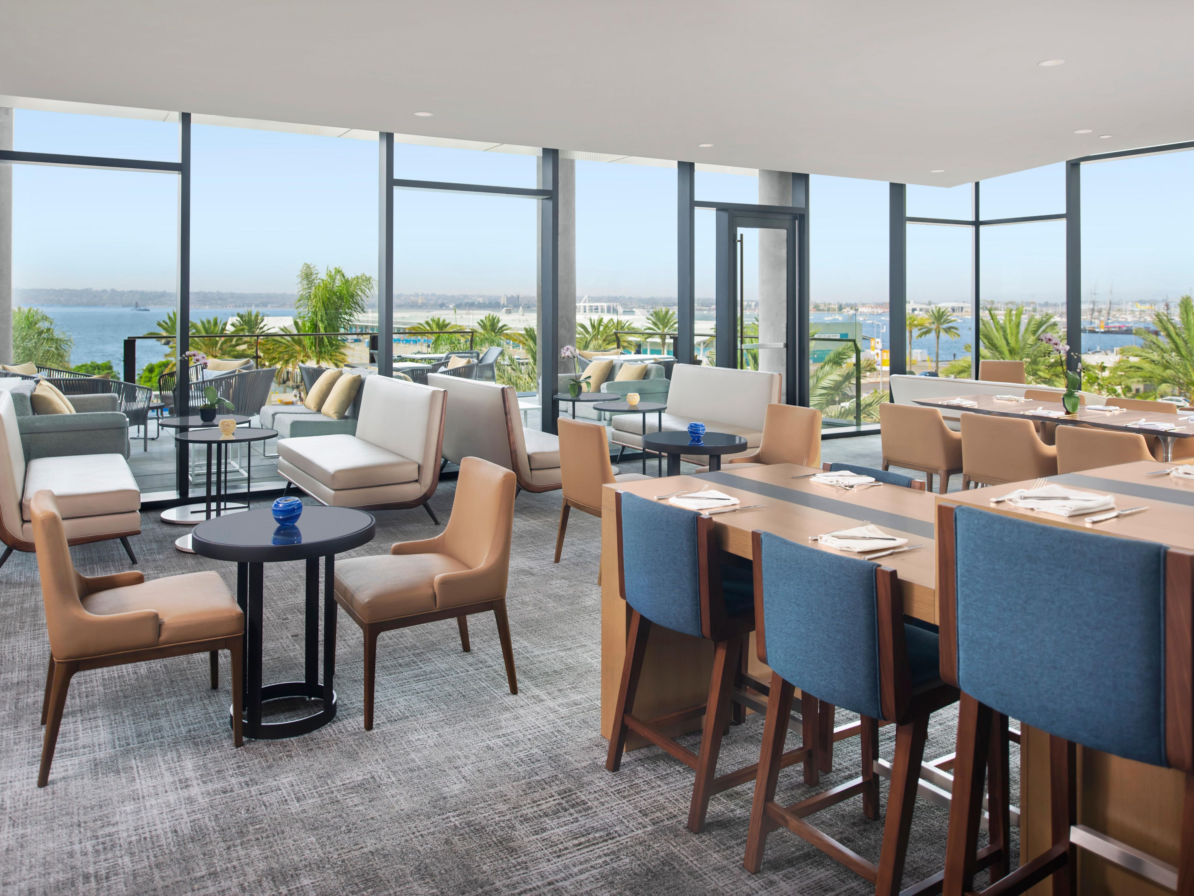 Club Floor Lounge