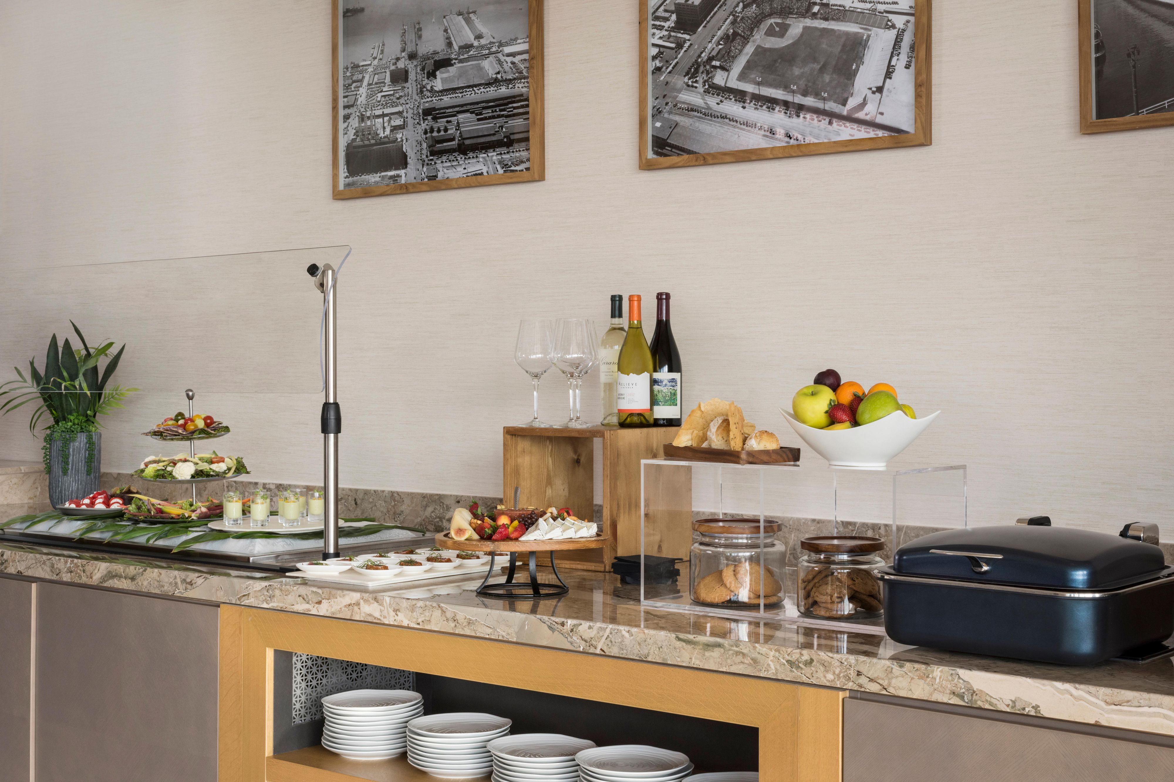 InterContinental San Diego Club featuring breakfast buffet