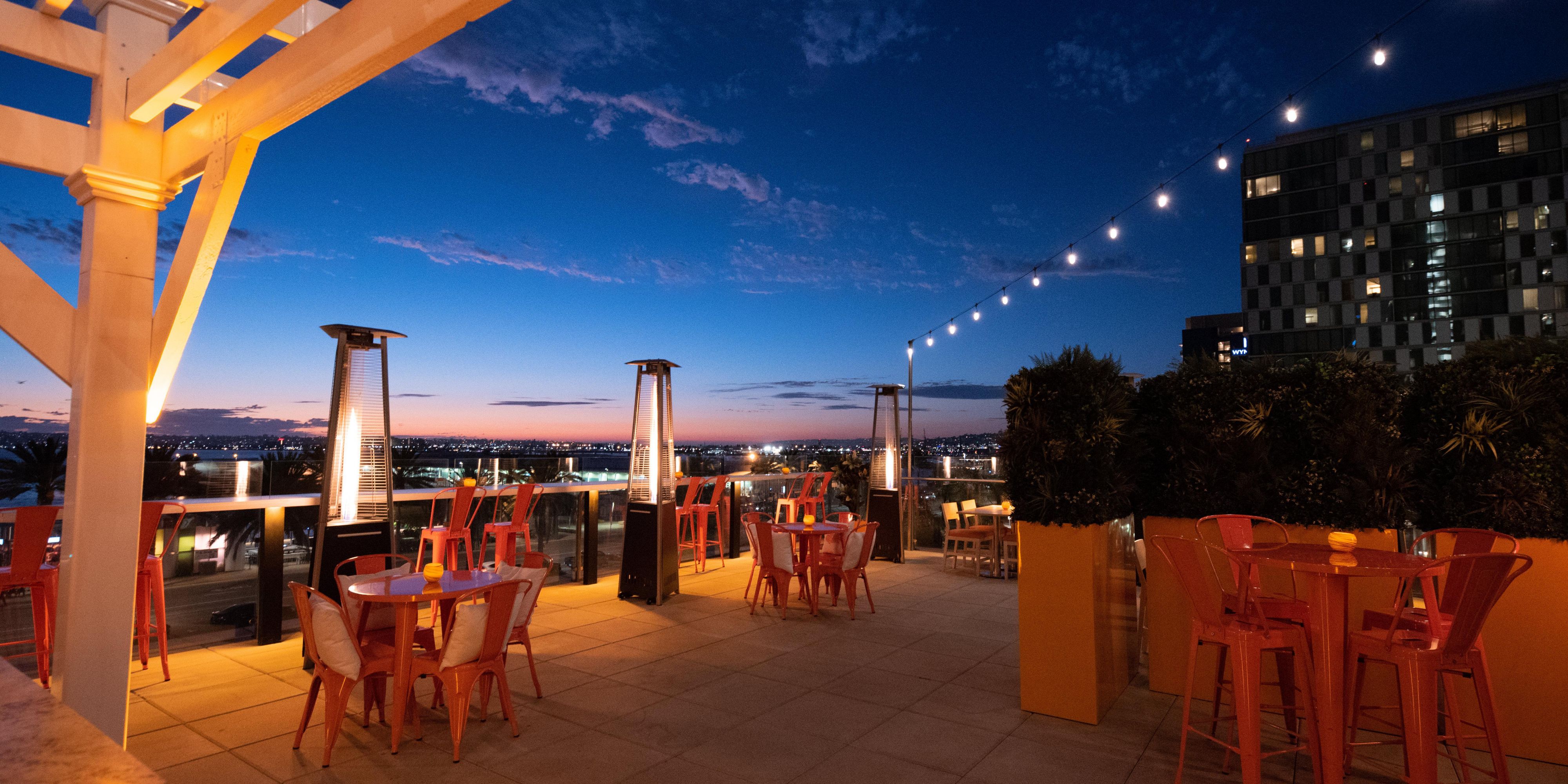 Bị ảnh hưởng bởi ẩm thực khu vực của đảo Sardinia, Garibaldi mang đến trải nghiệm ăn uống độc đáo. Làm thủ tục với nhóm của chúng tôi khi đến nơi và được đưa đón đến một quầy bar ngoài trời sang trọng và phòng ăn trong nhà. Thưởng thức các món ăn “Cal-Ý” được chế biến từ hải sản tươi sống, phô mai Ý và các nguyên liệu có nguồn gốc địa phương.
