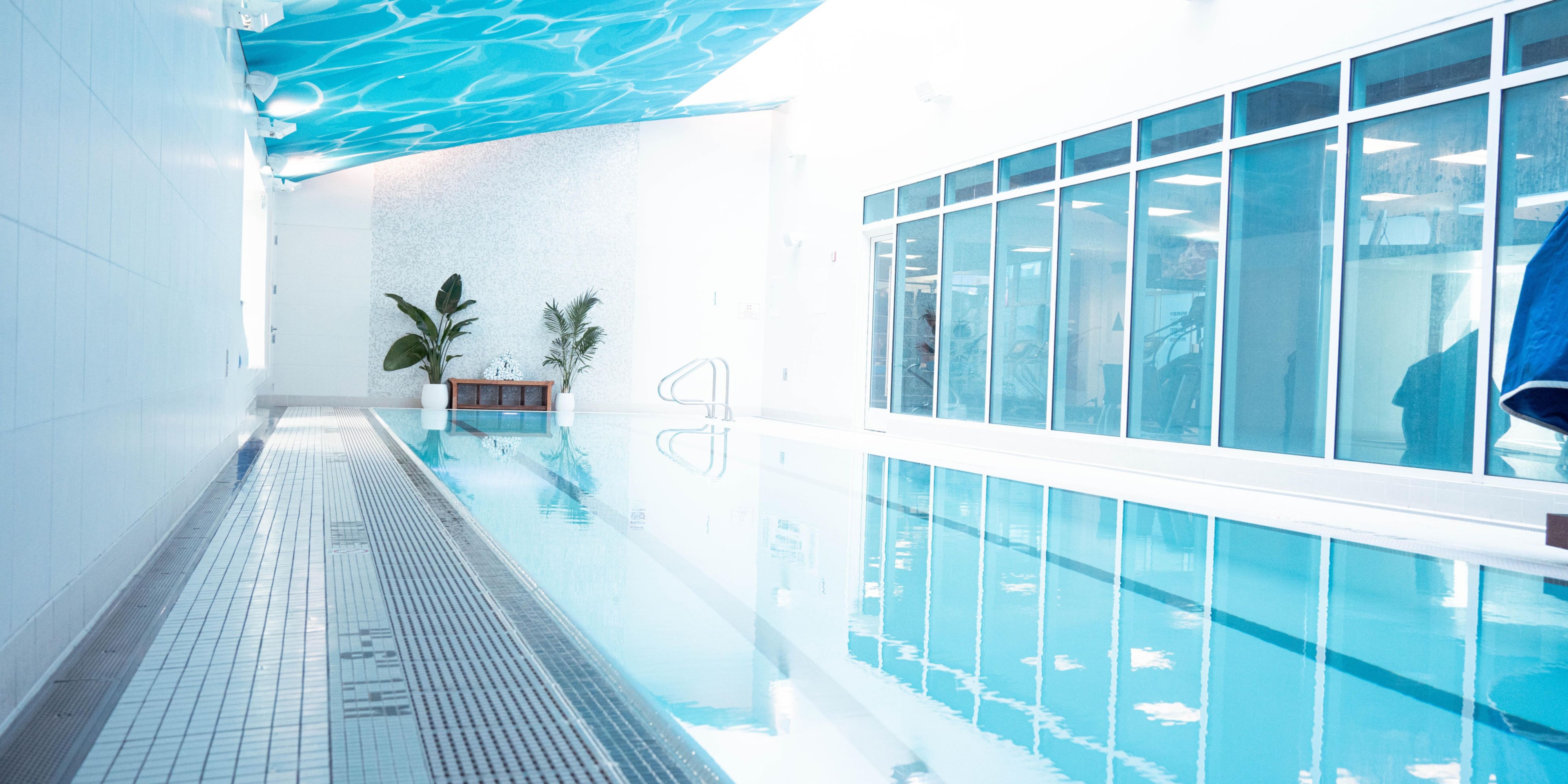 Hours: 6:00 AM to 10:00 PM Unwind on the sixth floor with a heated indoor lap pool and soothing Jacuzzi. Open daily from 6 AM to 10 PM, this peaceful retreat is the perfect way to start your day with a swim or end it in total relaxation.