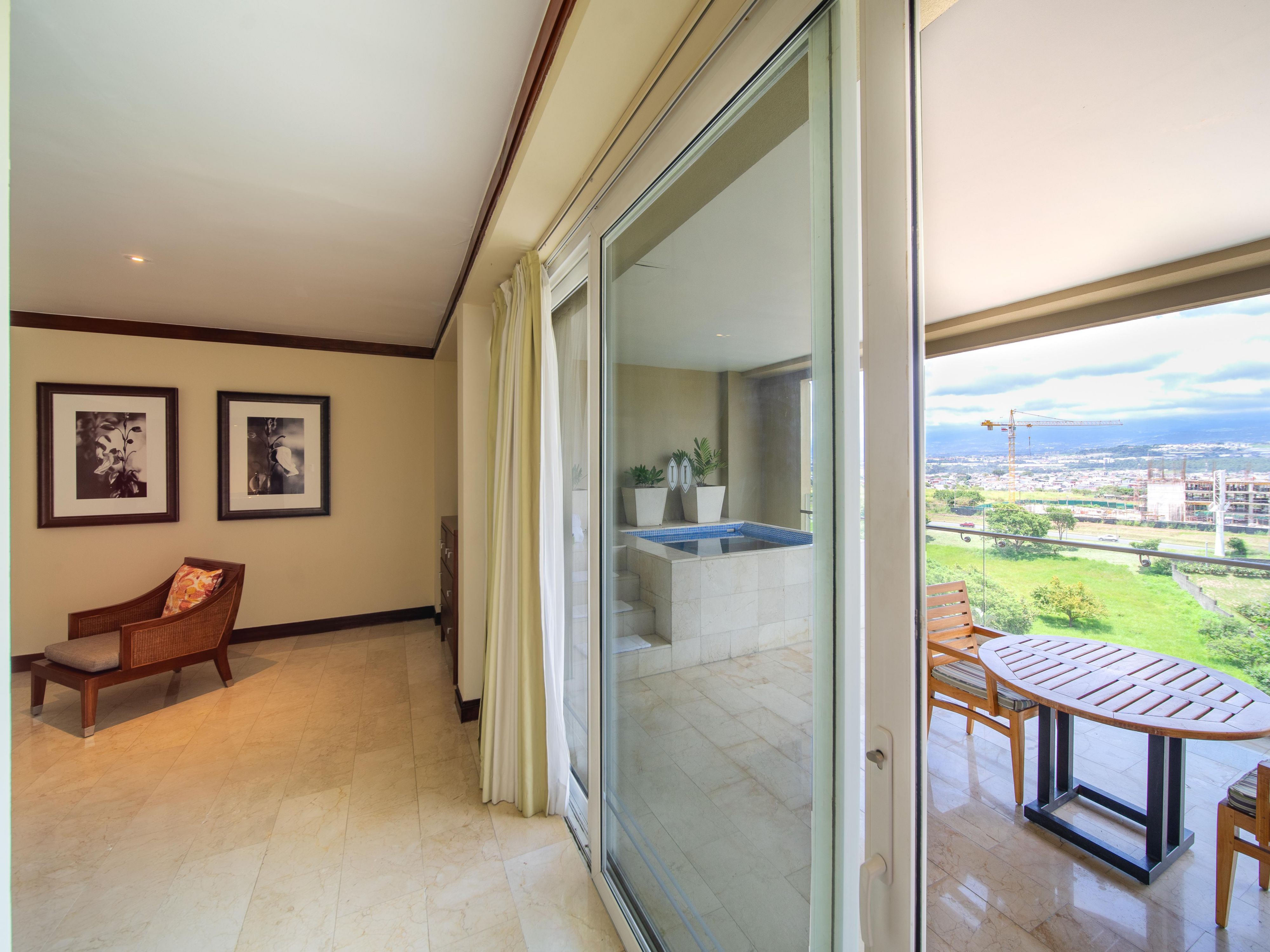 Jacuzzi Suite