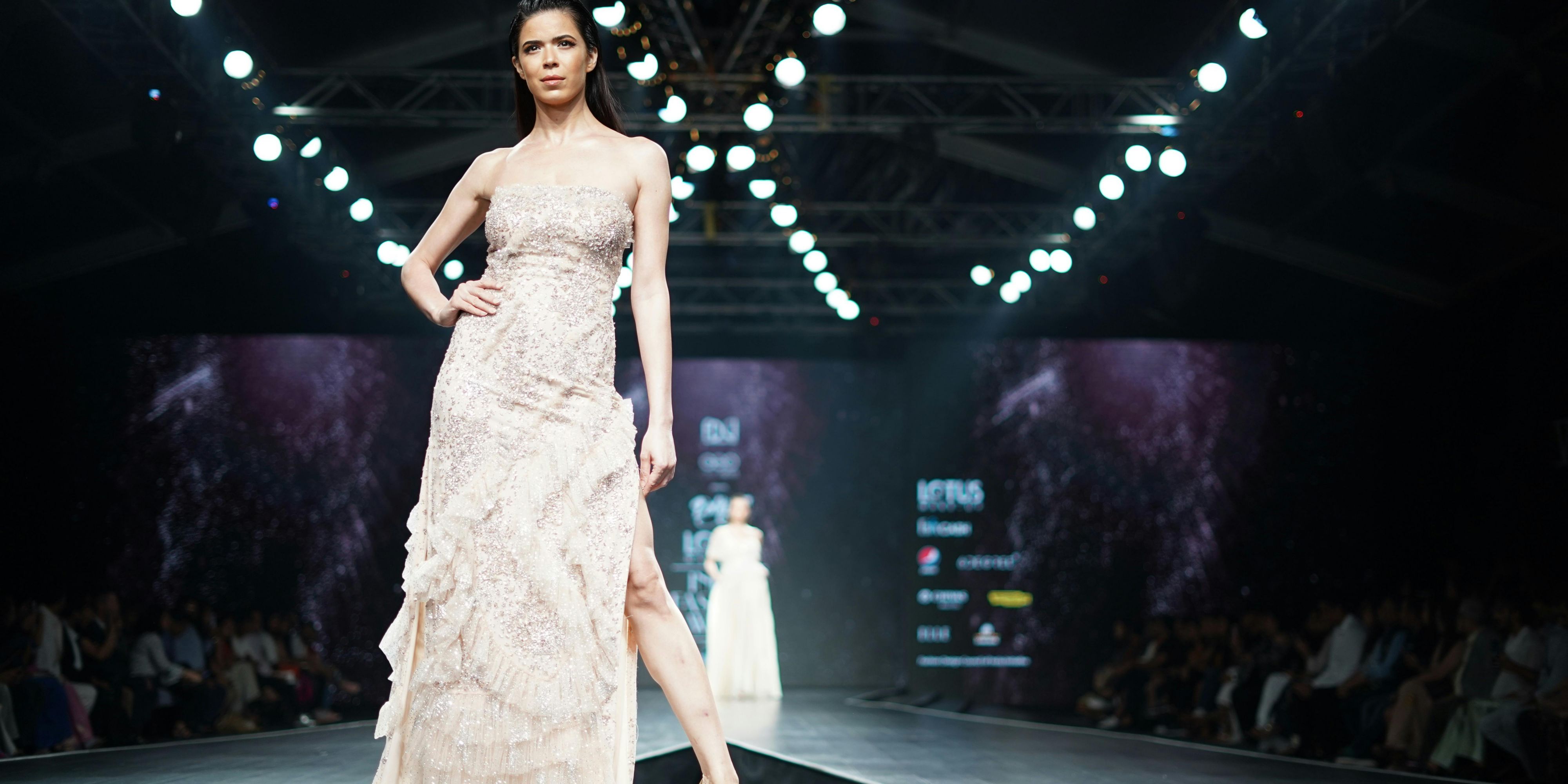 Viva Vogue Leaders Monterrey 2025 el 21 de mayo y disfrute de una experiencia única. Además de los paneles y charlas, relájese en una habitación de lujo en Presidente InterContinental Monterrey, donde elegancia y servicio de excelencia se combinan para hacer de su estancia algo inolvidable.