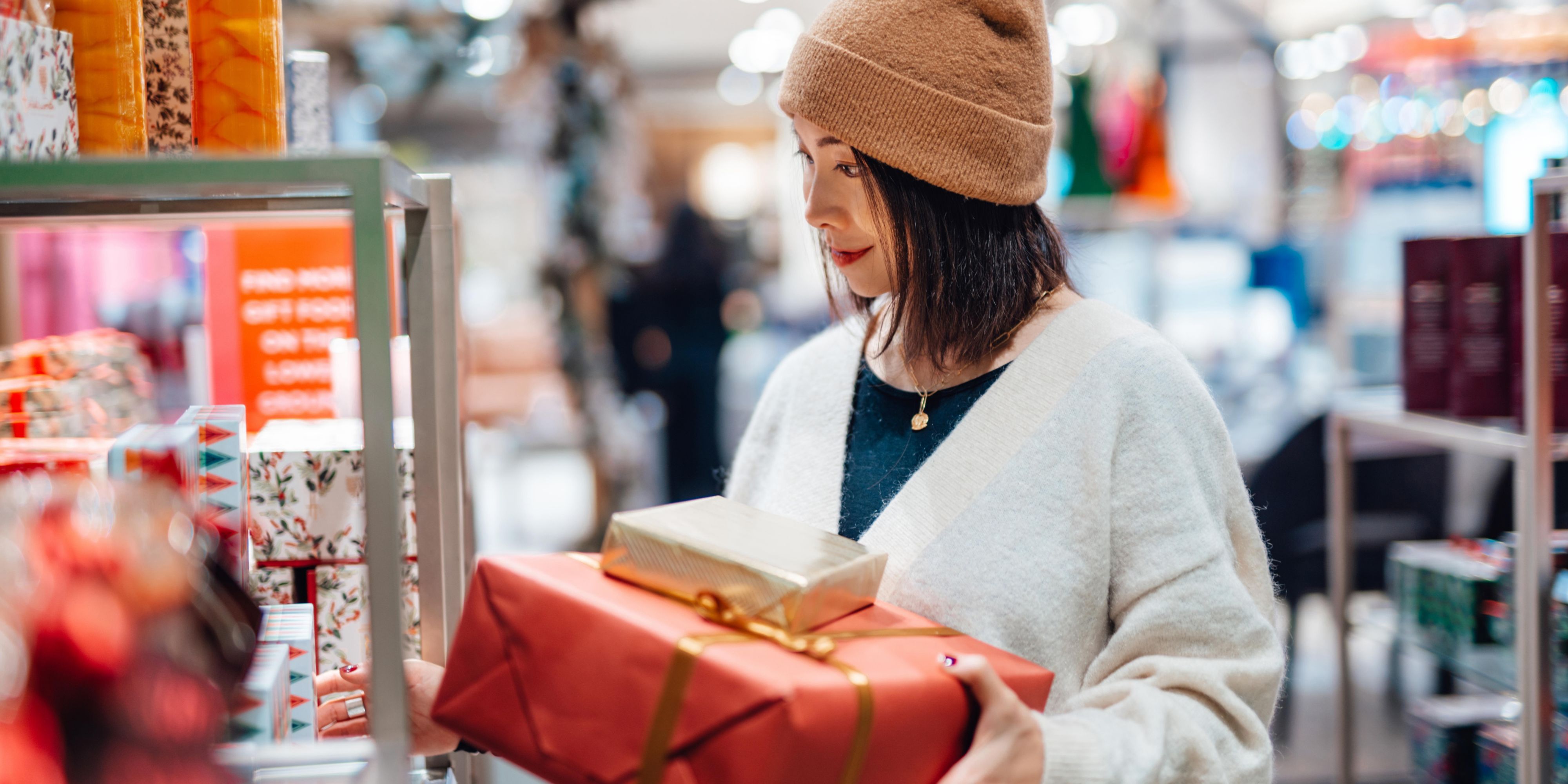 Discover the magic of Christmas shopping at Multiplaza Mall, just moments from InterContinental San Pedro Sula. After finding the perfect gifts, return to the refined comfort and festive luxury of our hotel—where your holiday season shines in style.