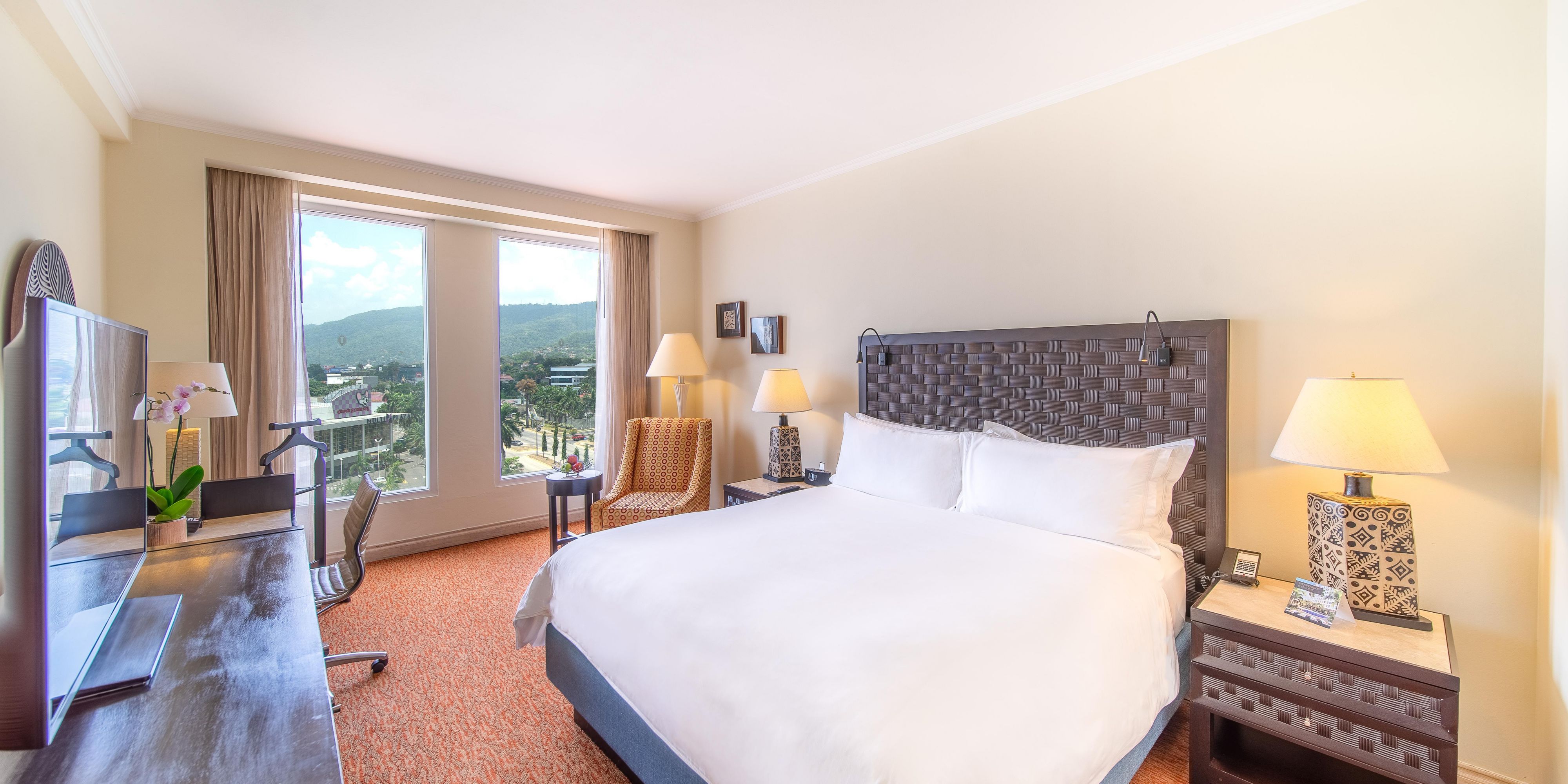 Stay in comfort with our spacious 1 KIng bed classic room.