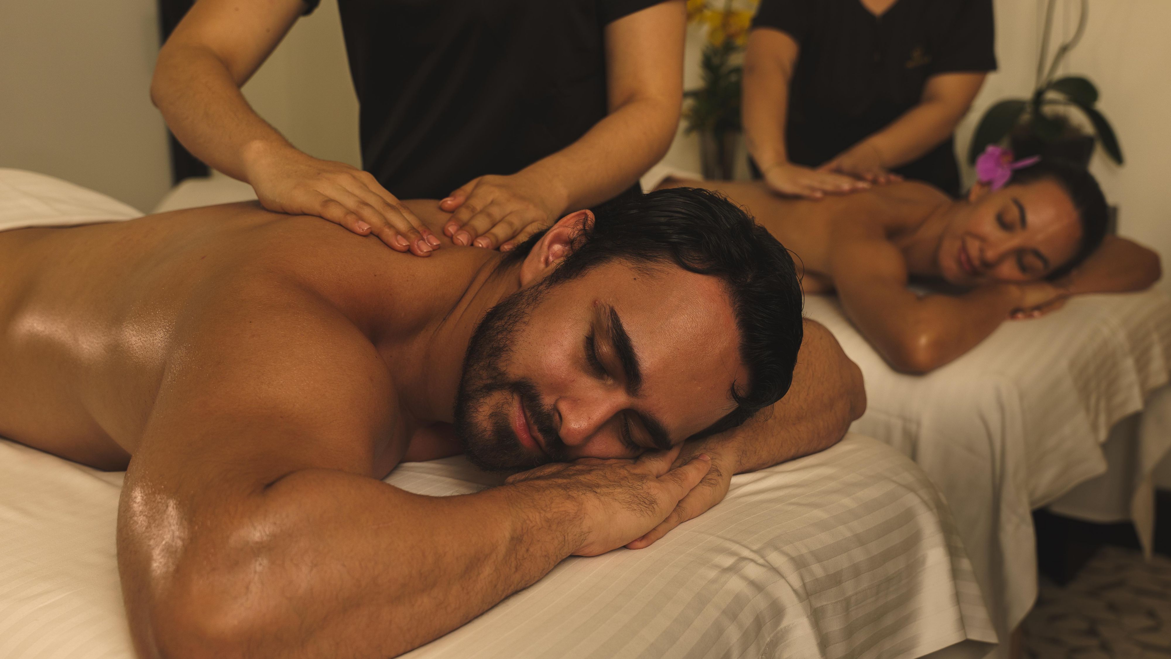 Couples massage