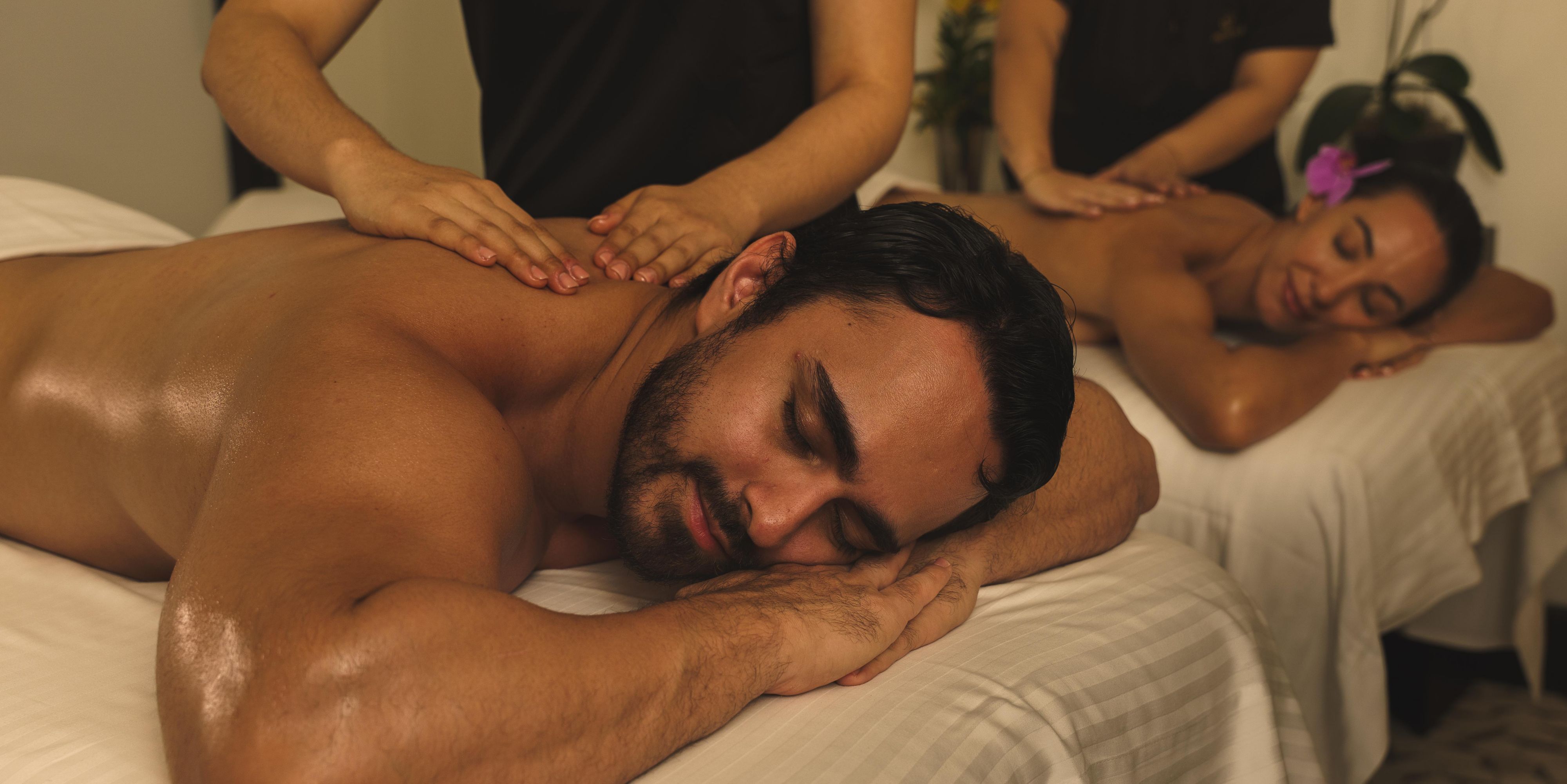 Book our exclusive Spa Experience Package and indulge in a relaxing 40-minute massage each day of your stay. Enjoy a daily buffet that perfectly complements your wellness journey.  
Treat yourself to the relaxation you deserve!