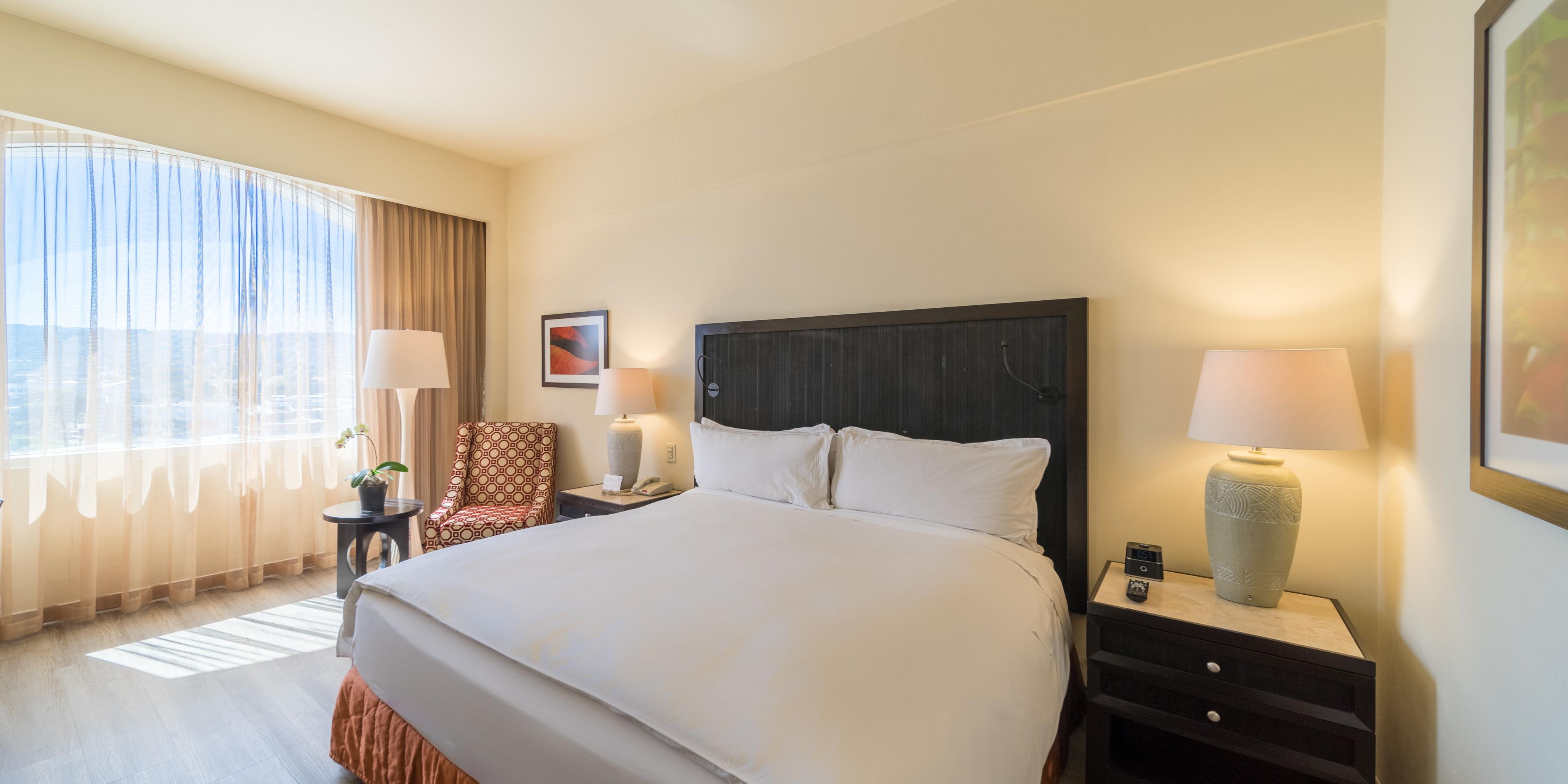 Luxurious King bed guestroom at InterContinental San Salvador