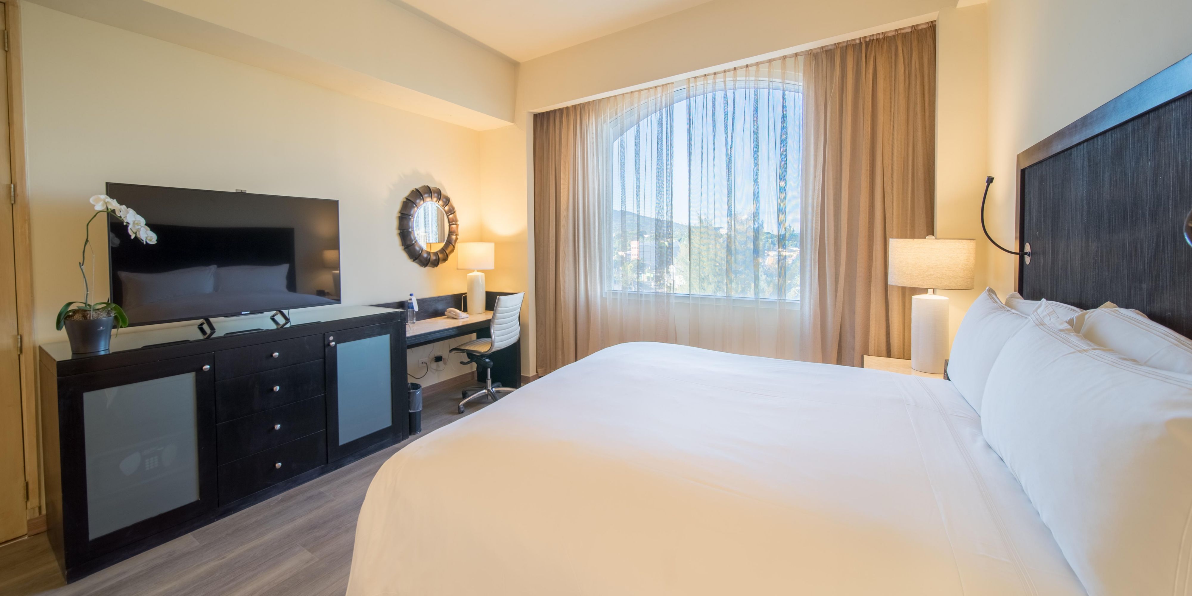 Cozy and inviting hotel room at InterContinental San Salvador