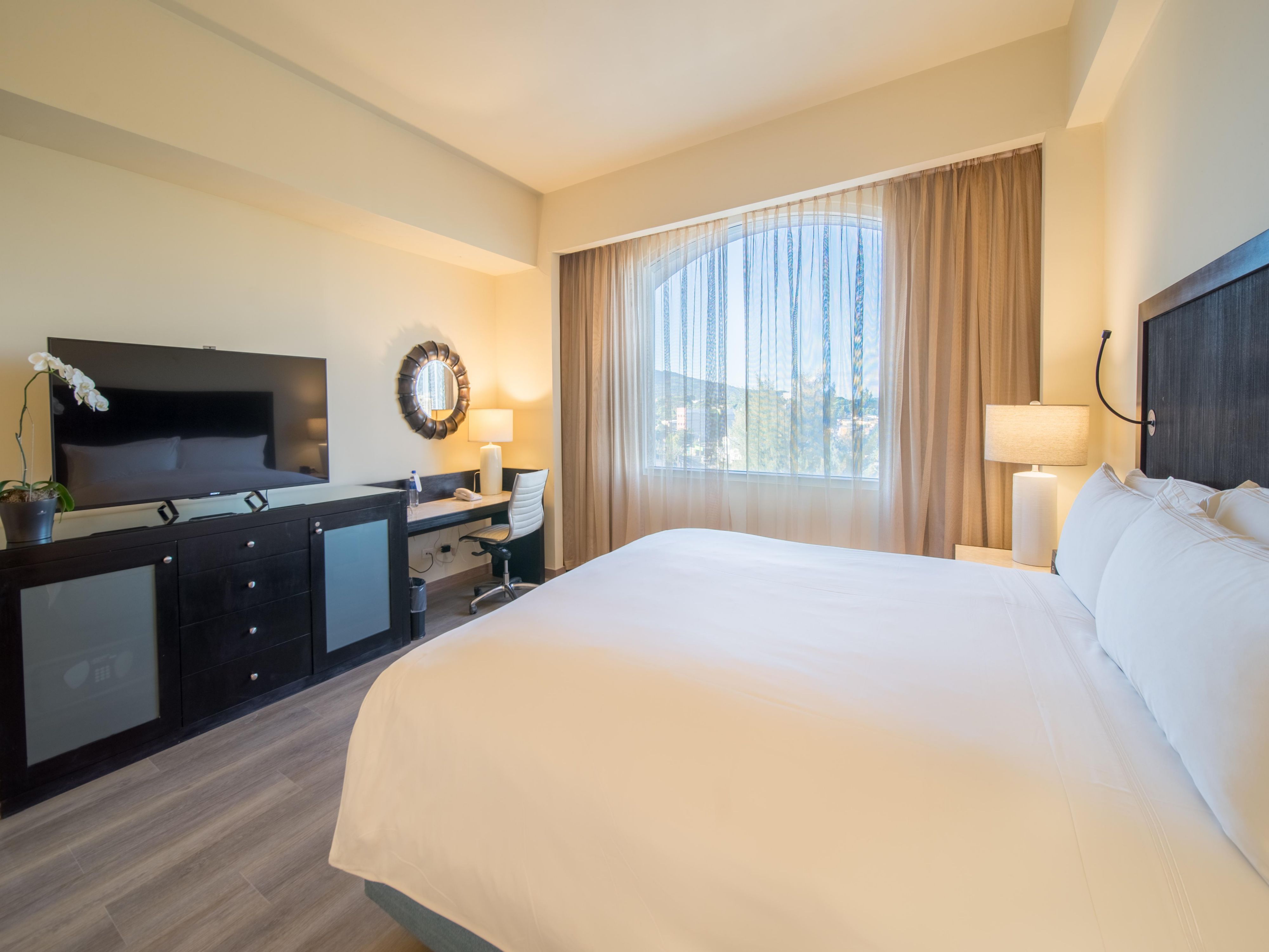 Cozy and inviting hotel room at InterContinental San Salvador