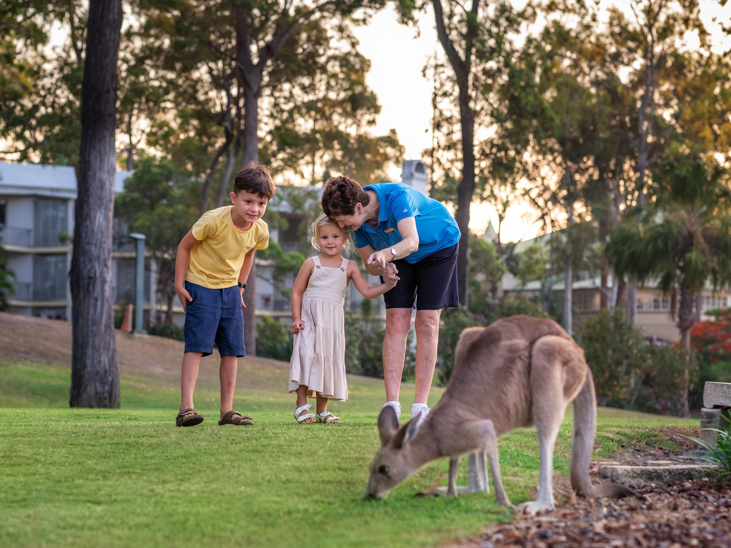 Children viewing kangaroos - Planet Trekkers' Kids Club